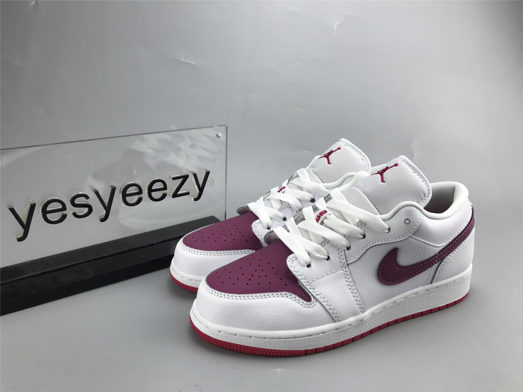 UA AIR JORDAN 1 LOW GS 