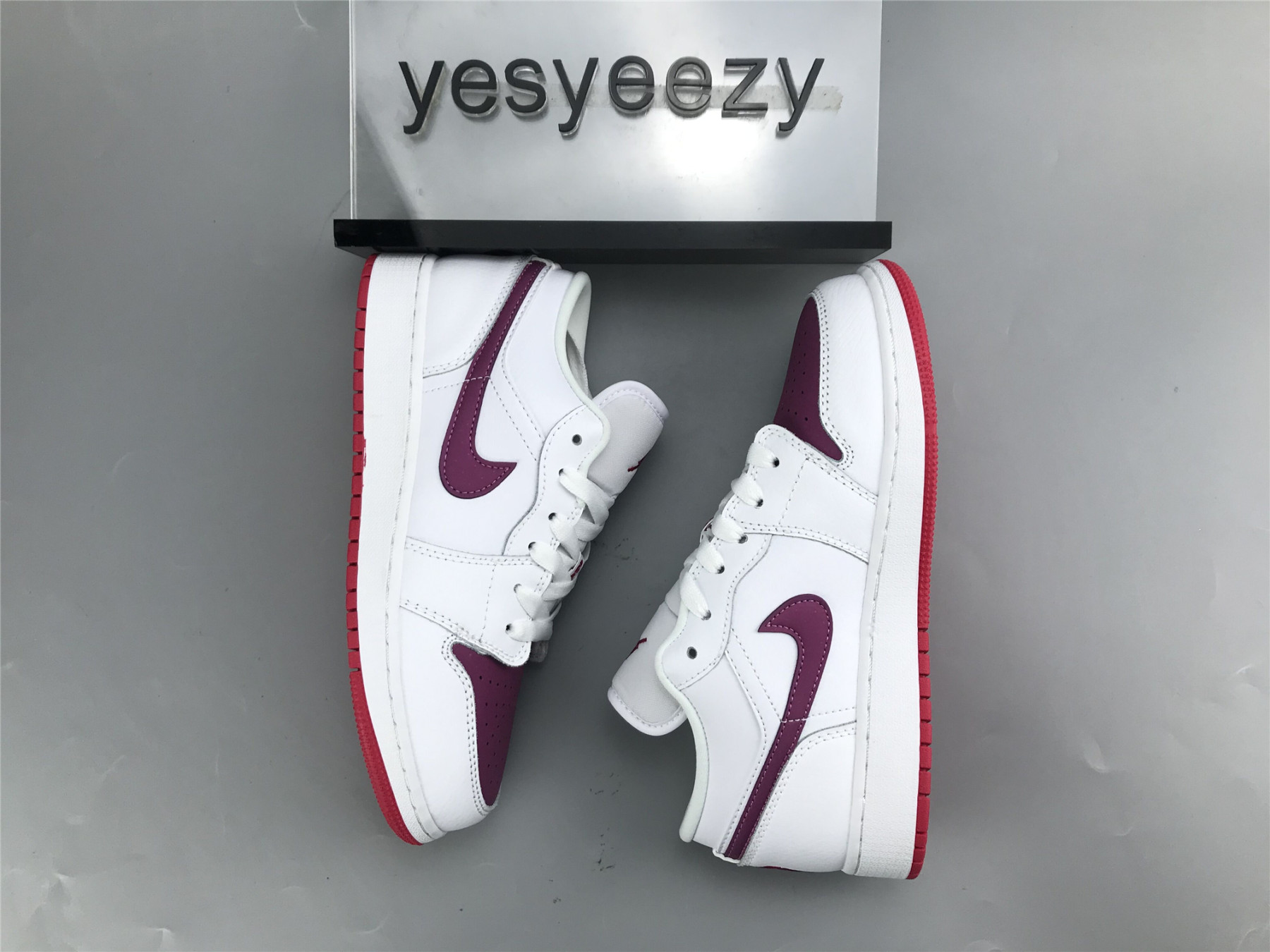 UA AIR JORDAN 1 LOW GS 