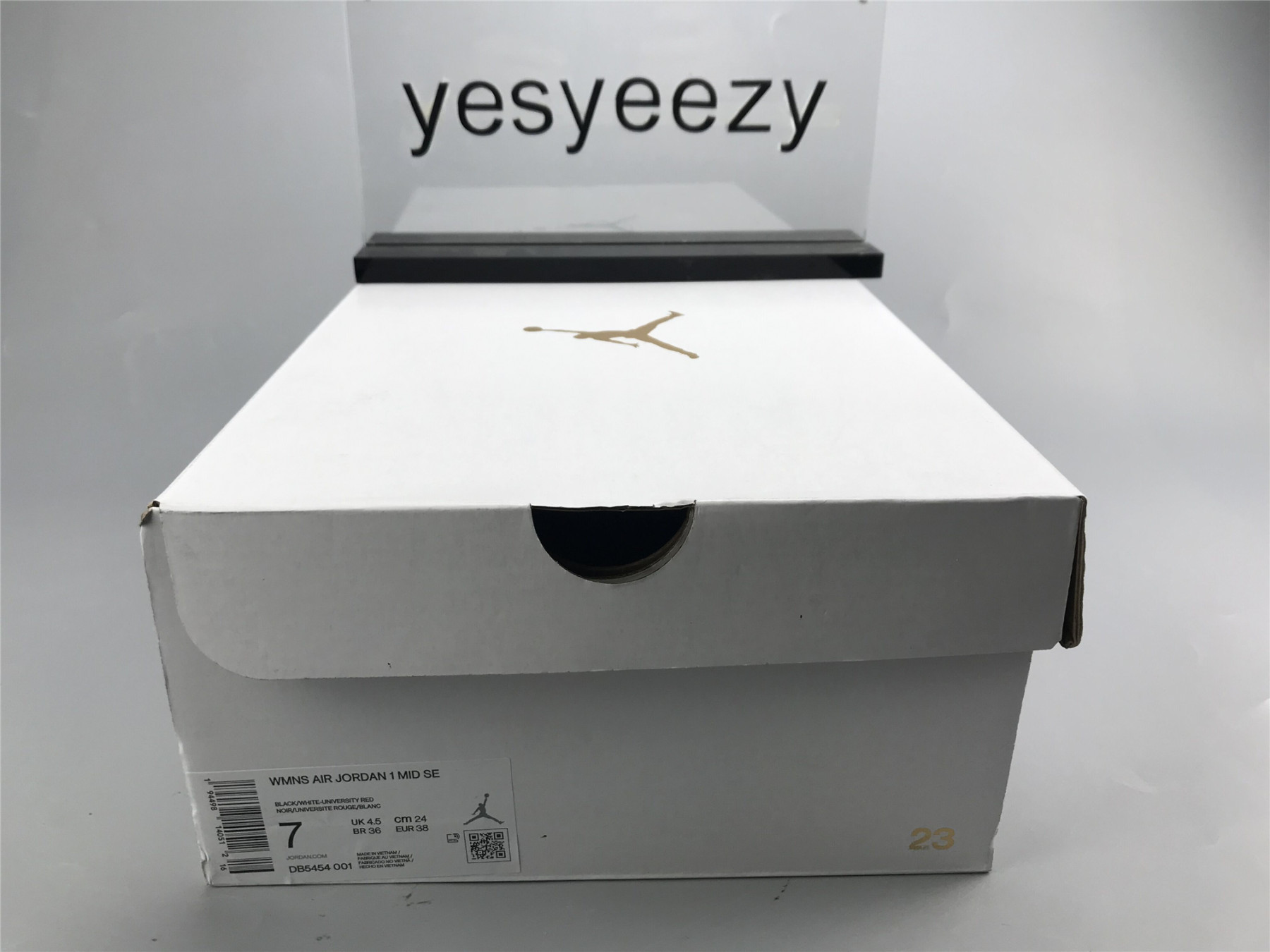 UA WMNS AIR JORDAN 1 MID SE