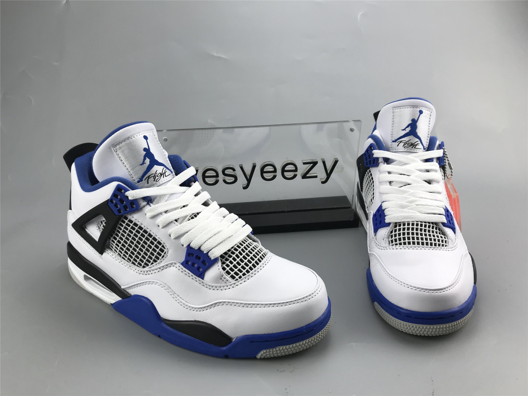 UA AIR JORDAN 4 RETRO 