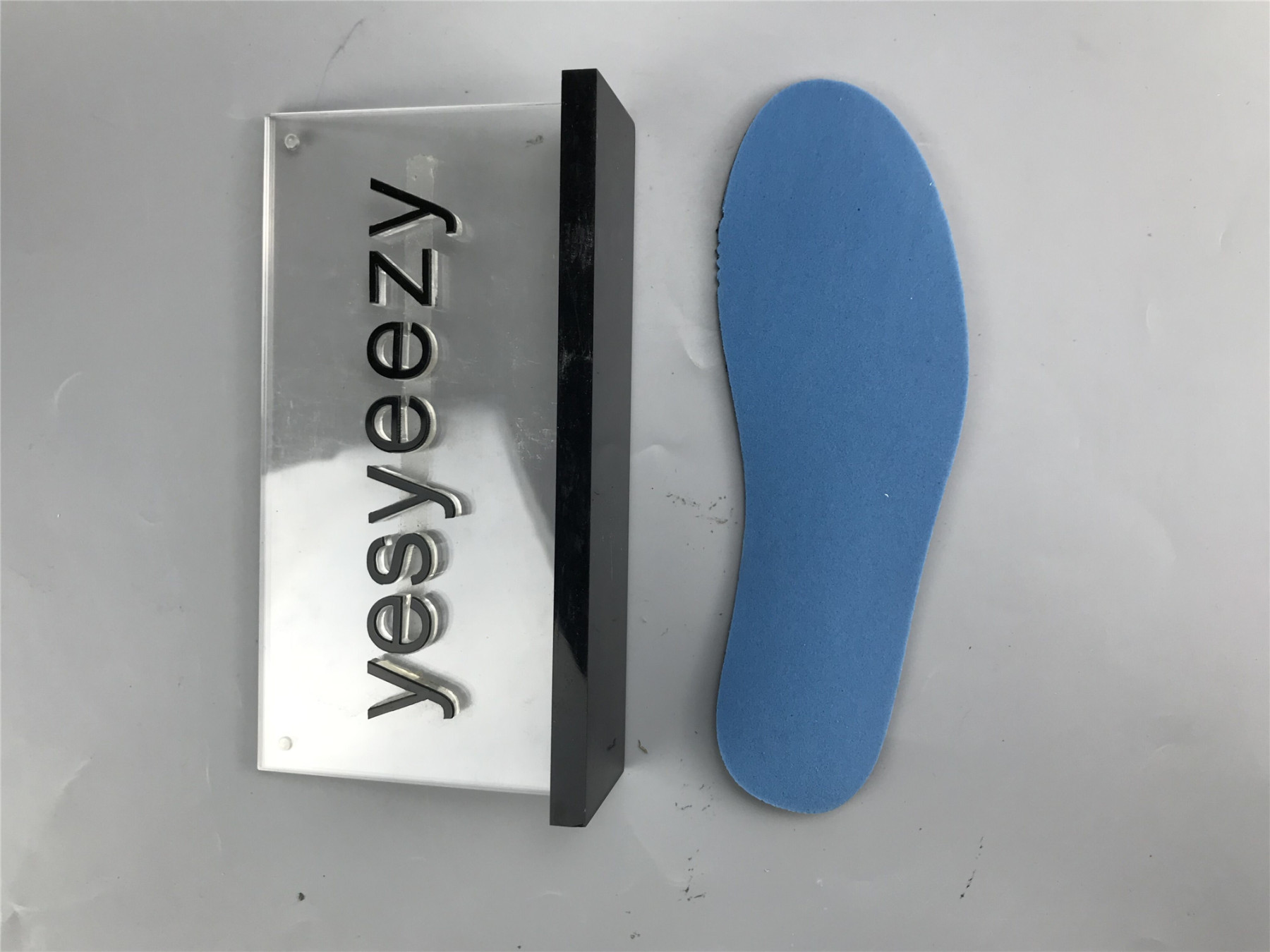 UA AIR JORDAN 4 RETRO 