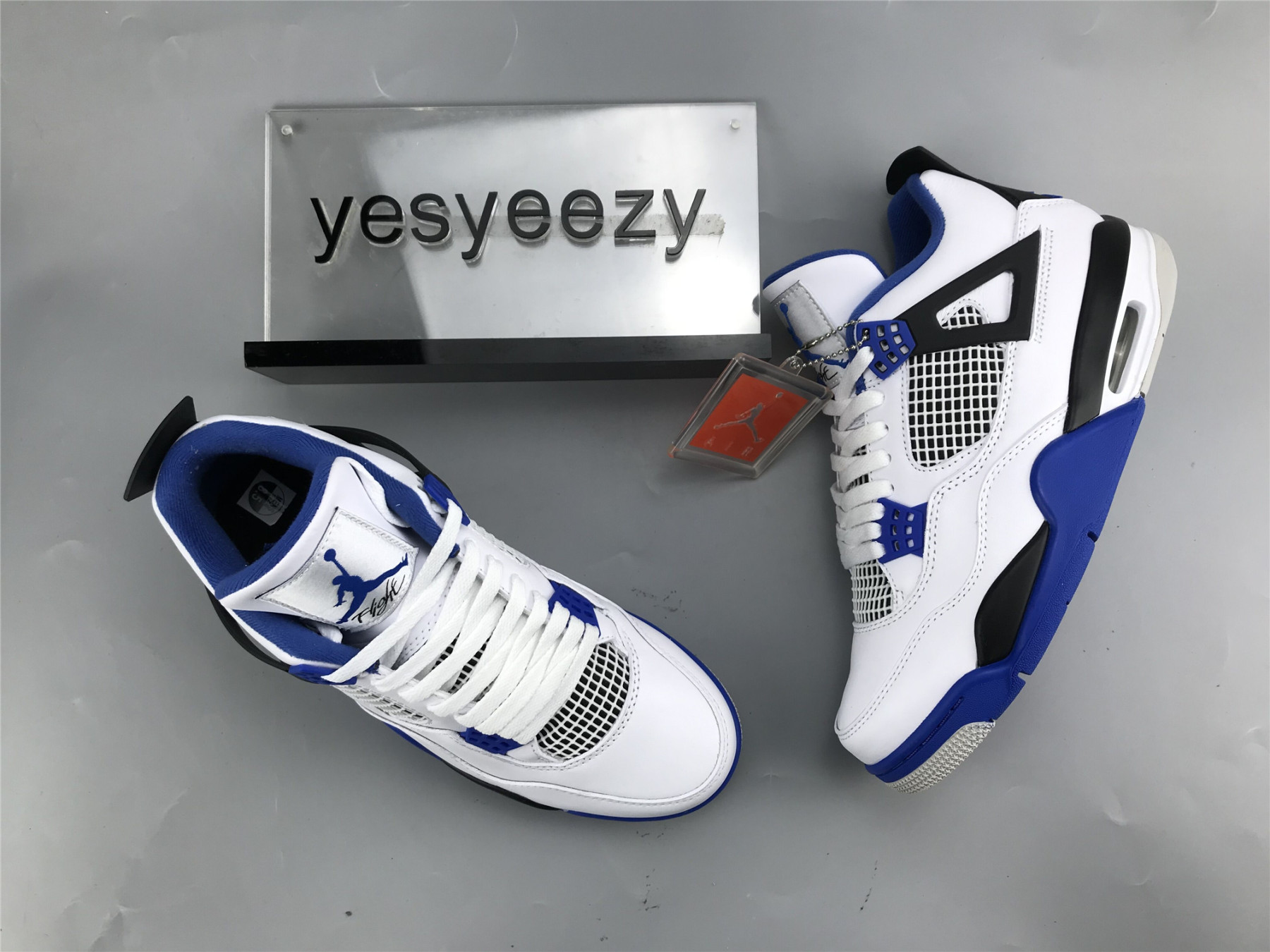 UA AIR JORDAN 4 RETRO 