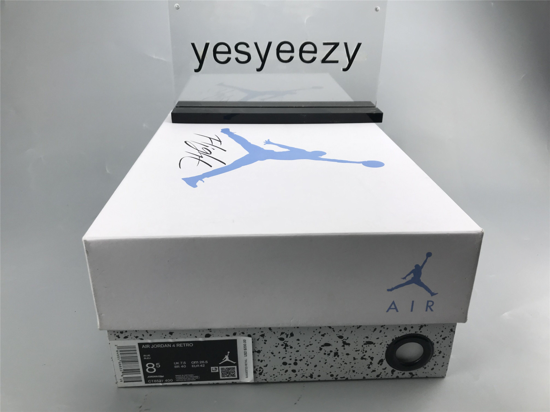 UA AIR JORDAN 4 RETRO 