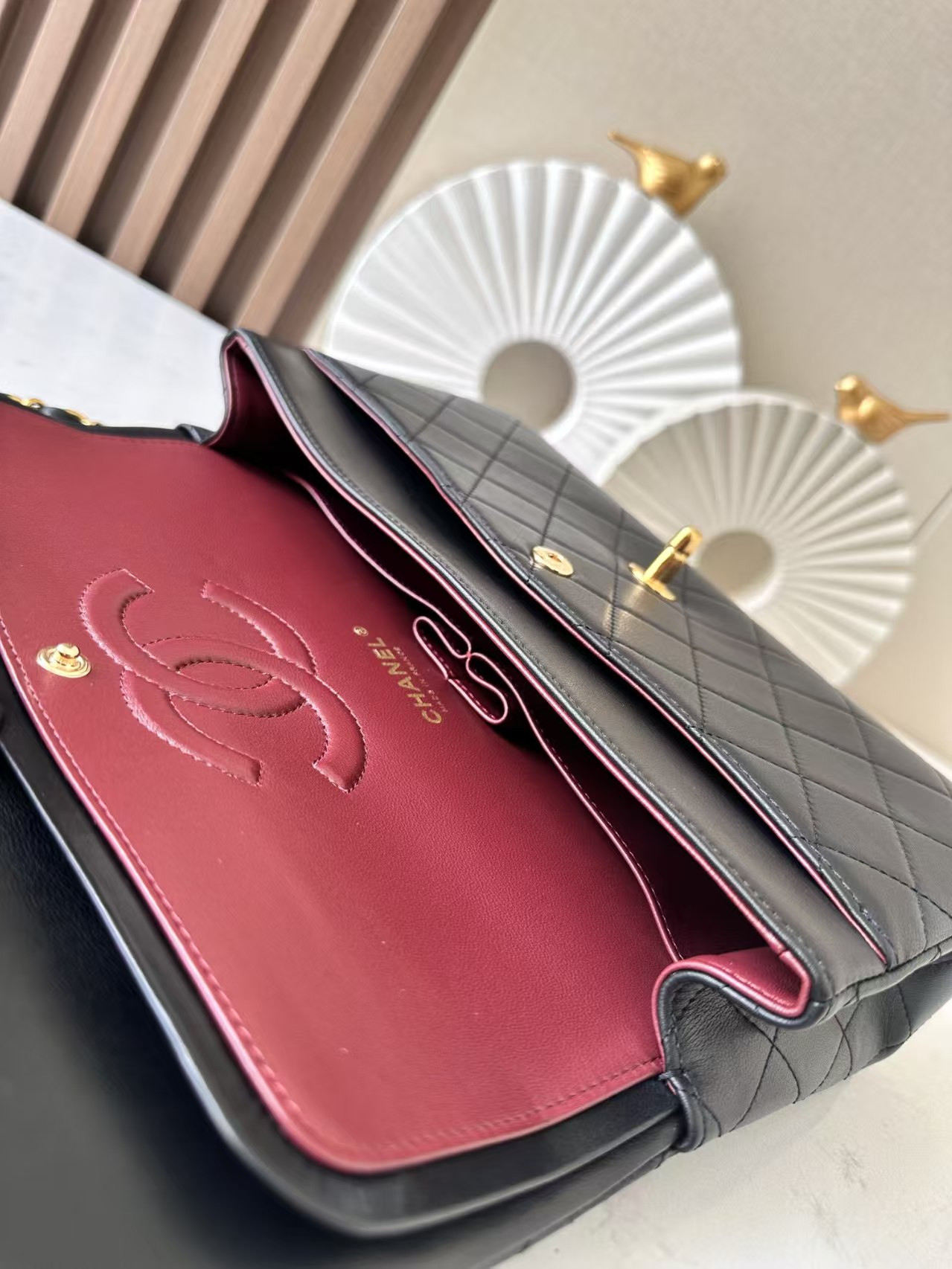 Ch**el Classic Flap Bag 15.5x25.5x6.5cm