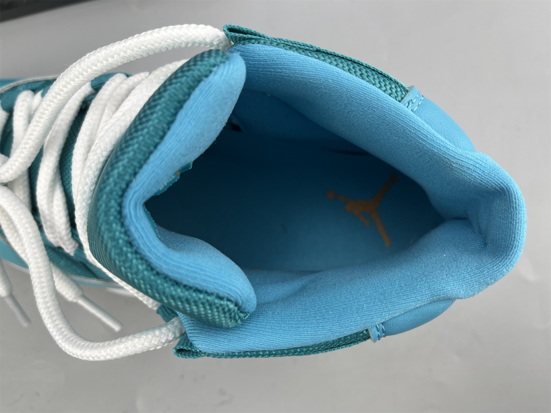 UA AIR JORDAN 11 RETRO SOUTH COAST