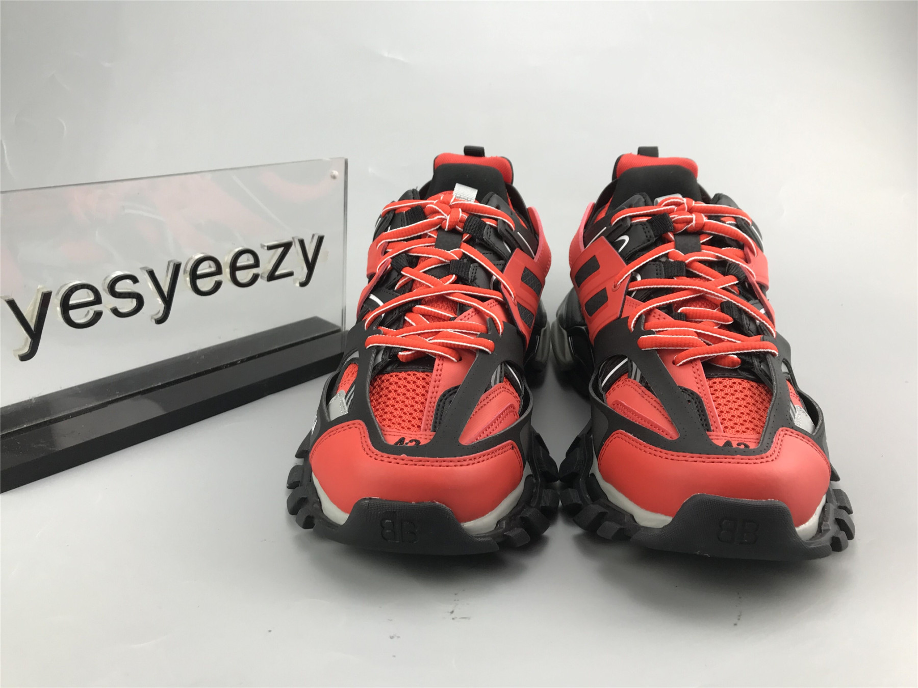 UA TRACK TRAINER DARK ORANGE BLACK SNEAKER