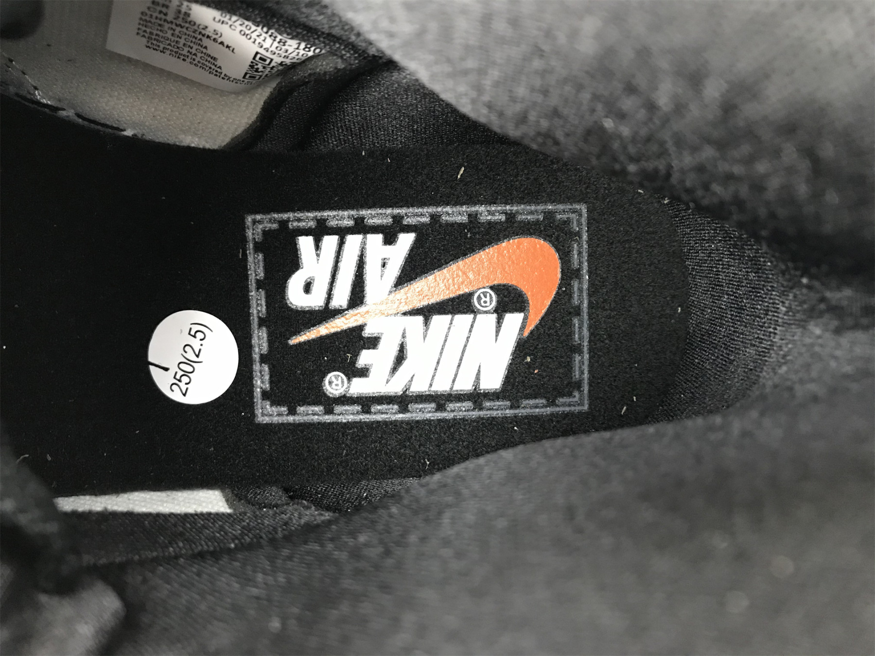 UA AIR JORDAN 1 RETRO HIGH  