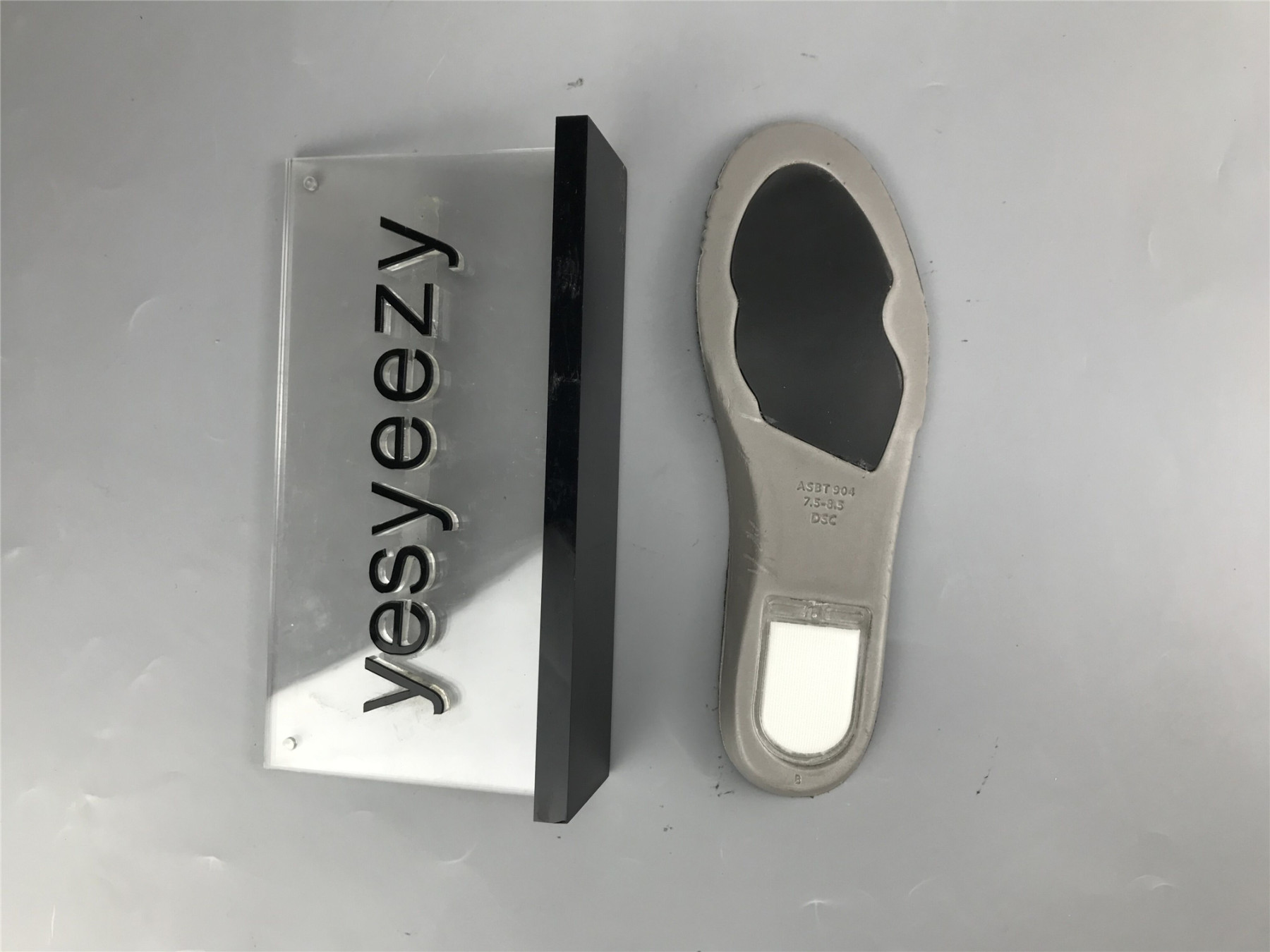 UA NIKE DUNK LOW PRO ISO SB 