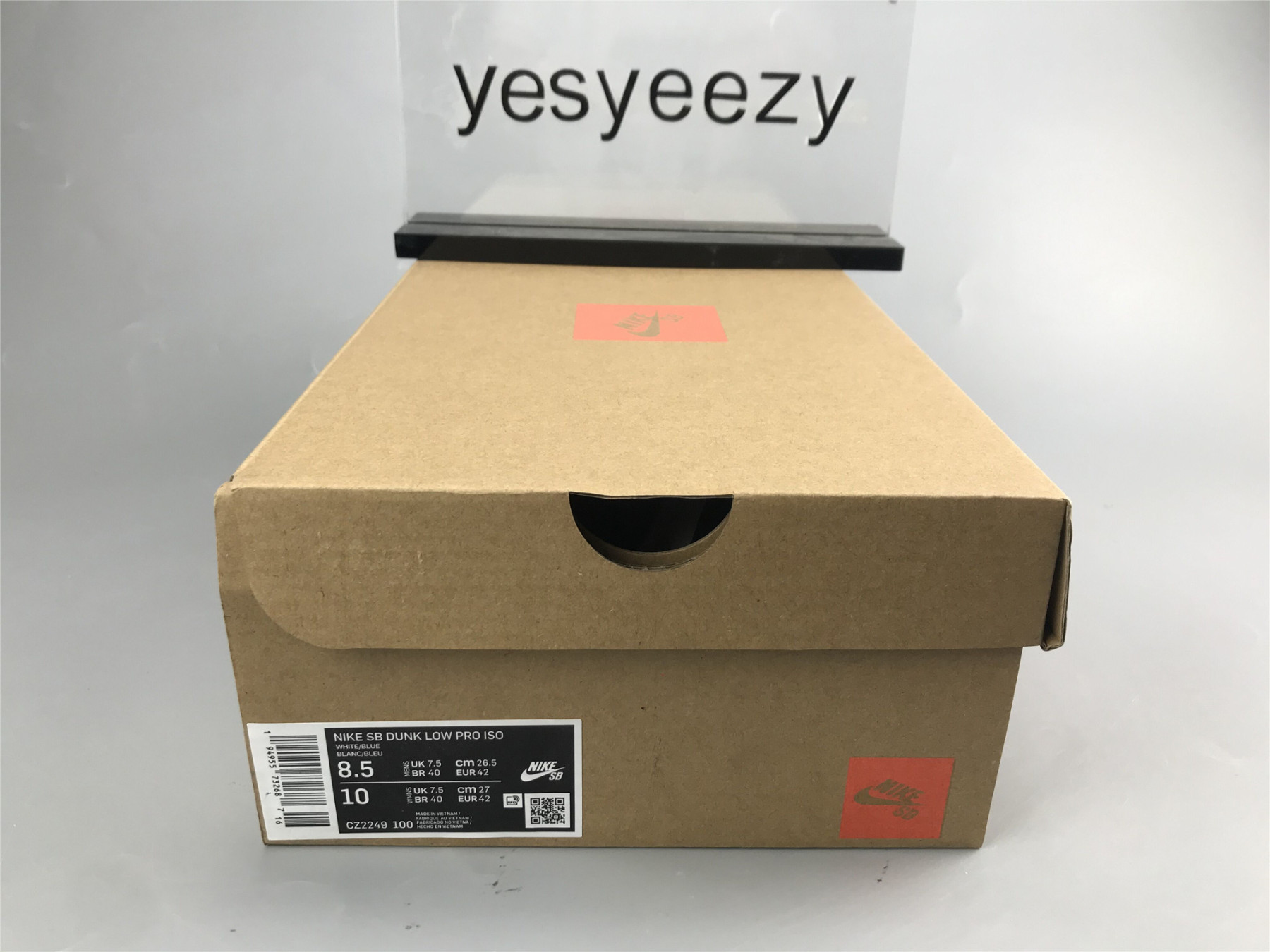 UA NIKE DUNK LOW PRO ISO SB 