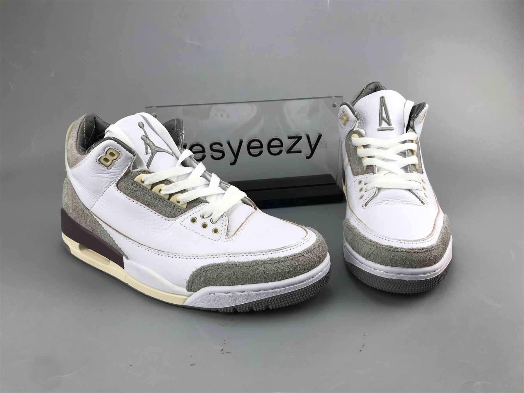 UA A MA MANIÃ‰RE X WMNS AIR JORDAN 3 RETRO SP 