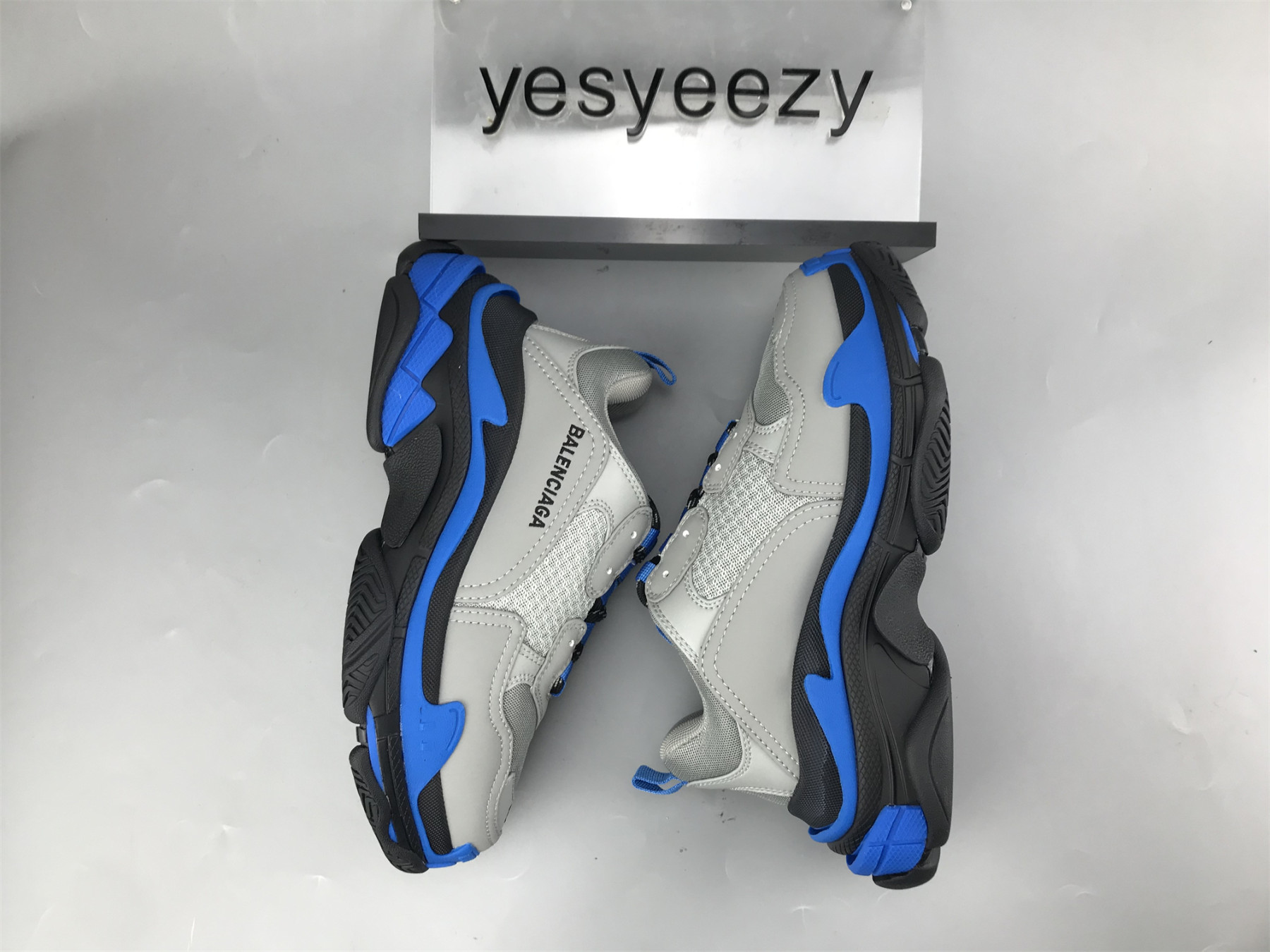 UA TRIPLE S CLEAR SOLE ASH ROYAL