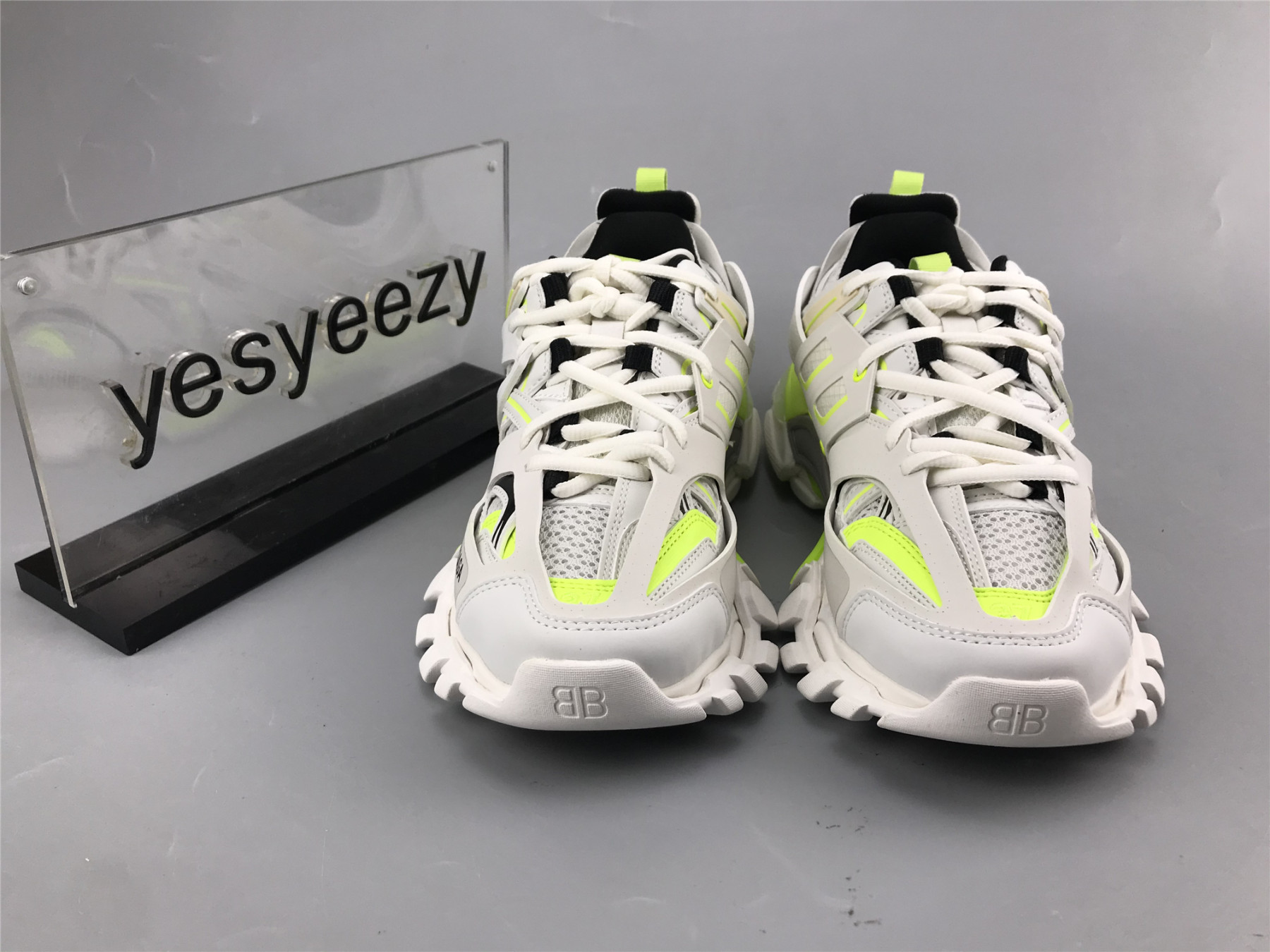 UA TRACK SNEAKER WHITE FLUORESCENT YELLOW