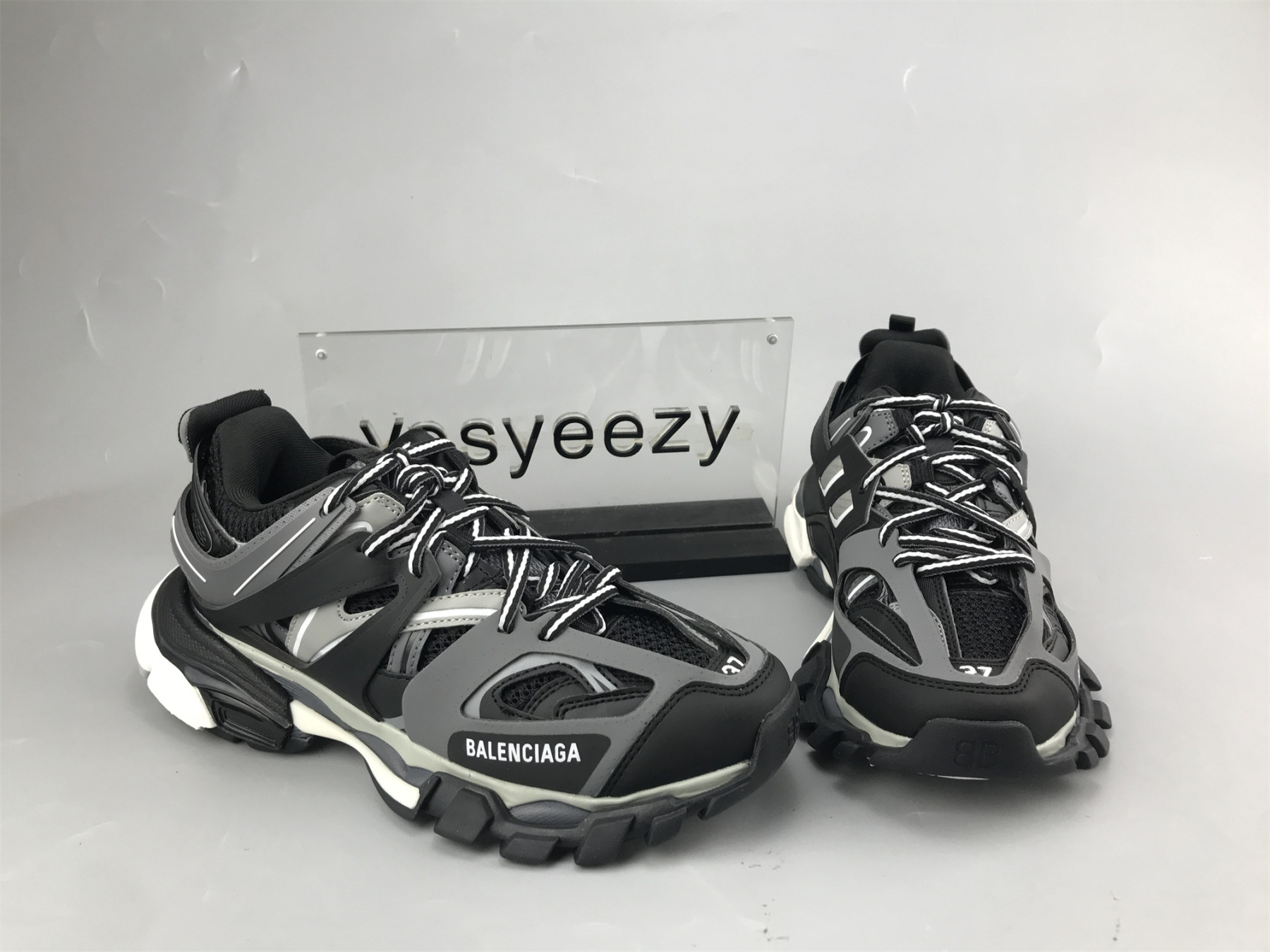 UA TRACK SNEAKER BLACK GREY