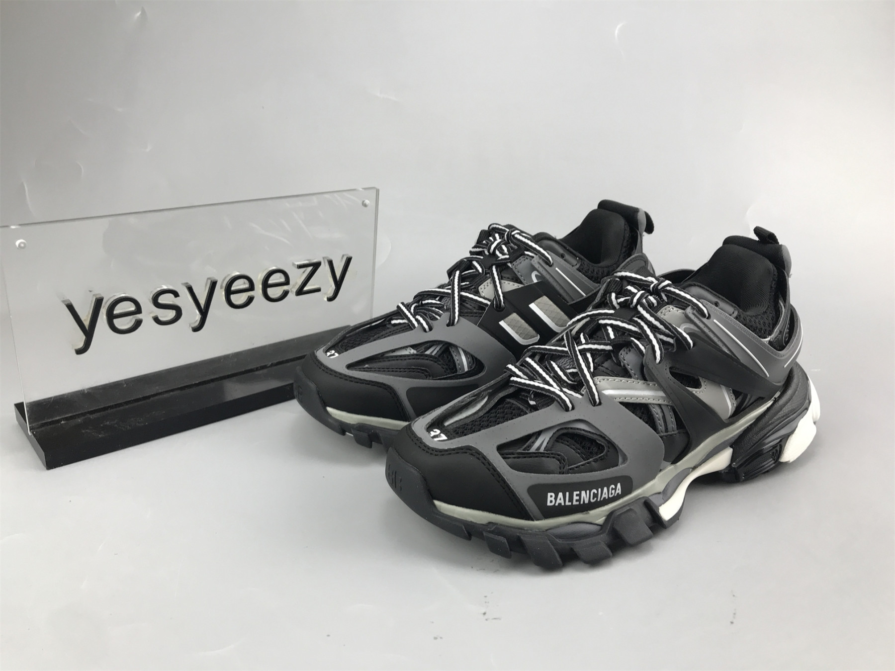 UA TRACK SNEAKER BLACK GREY