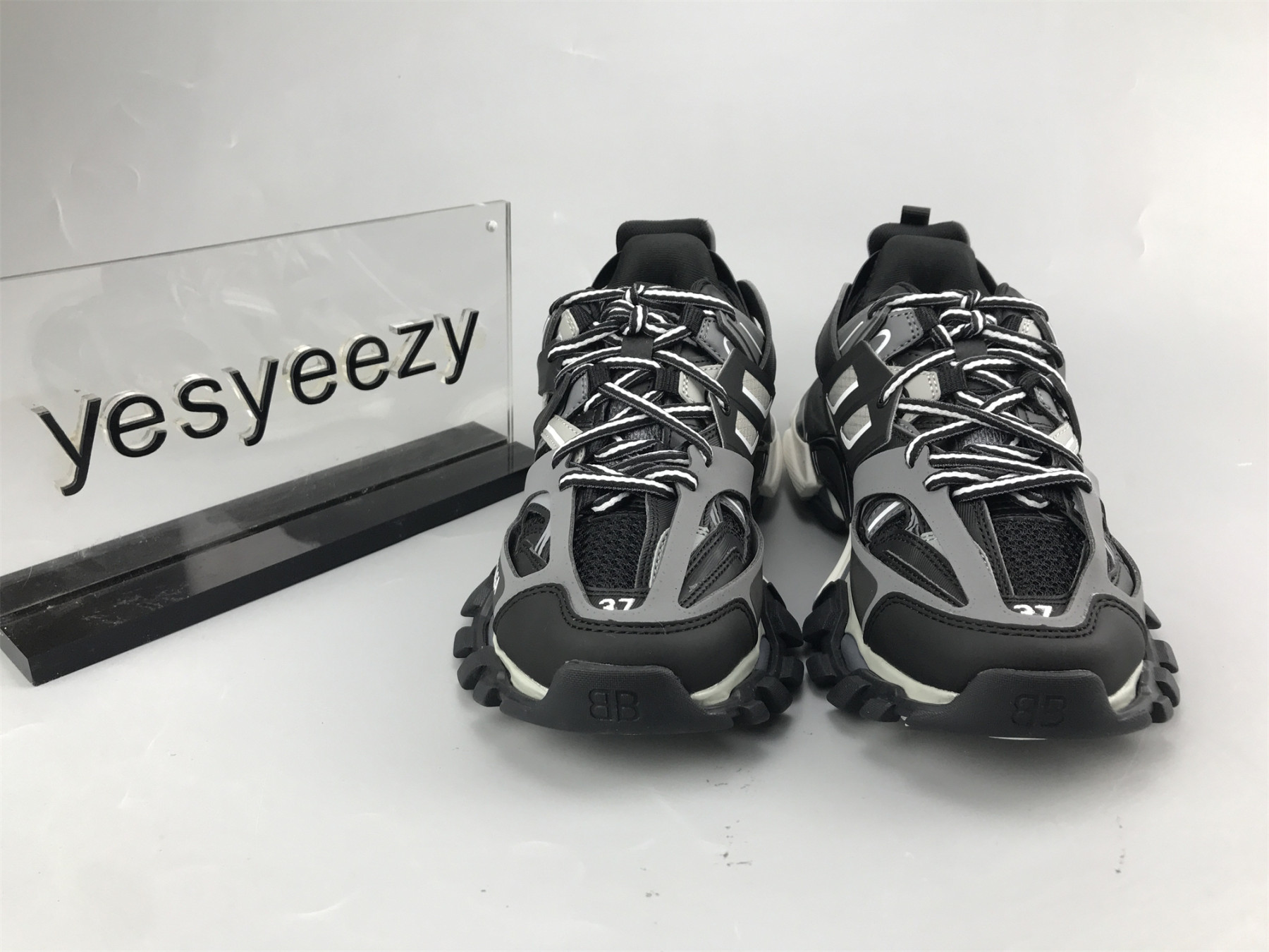 UA TRACK SNEAKER BLACK GREY