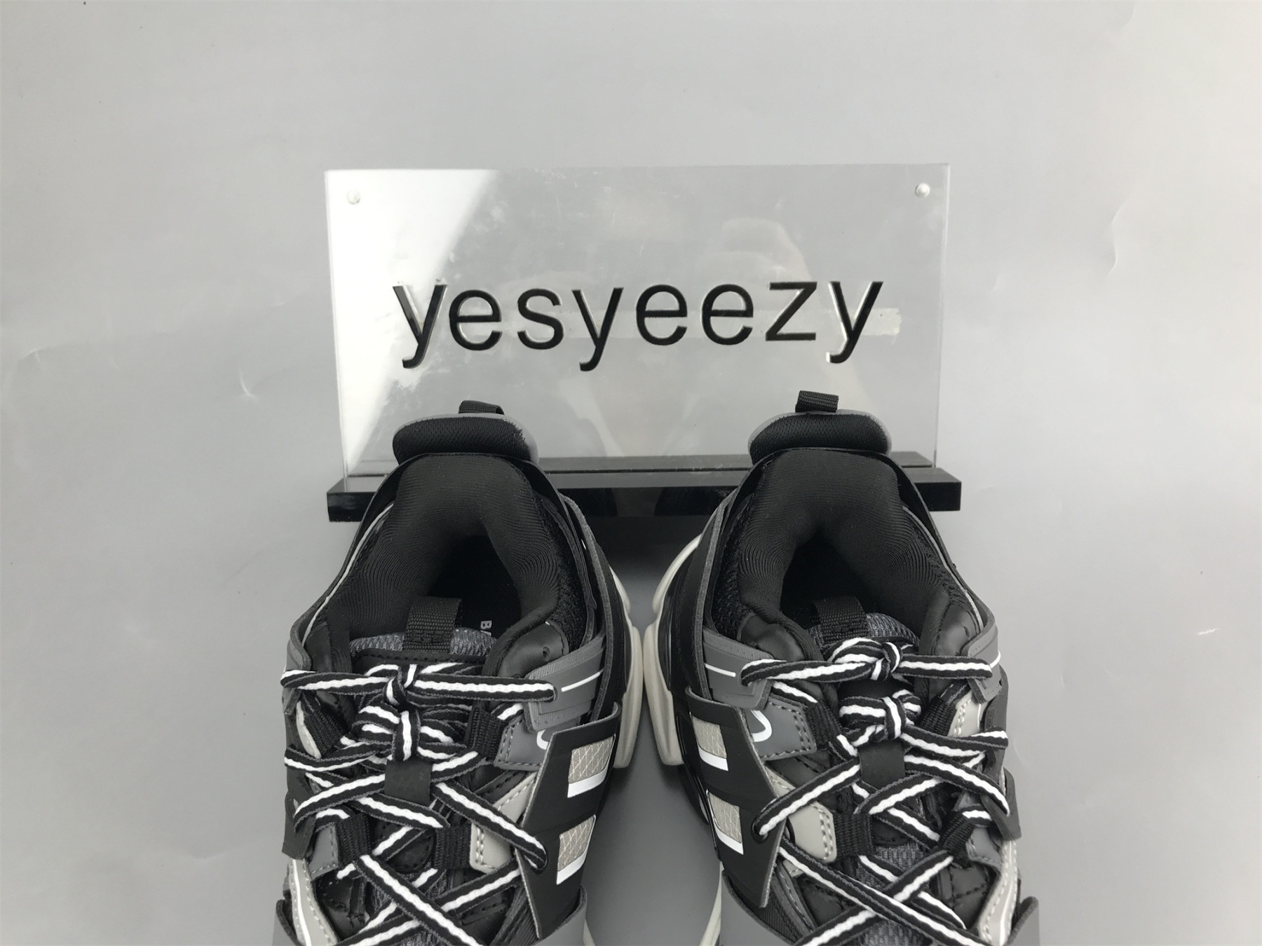 UA TRACK SNEAKER BLACK GREY