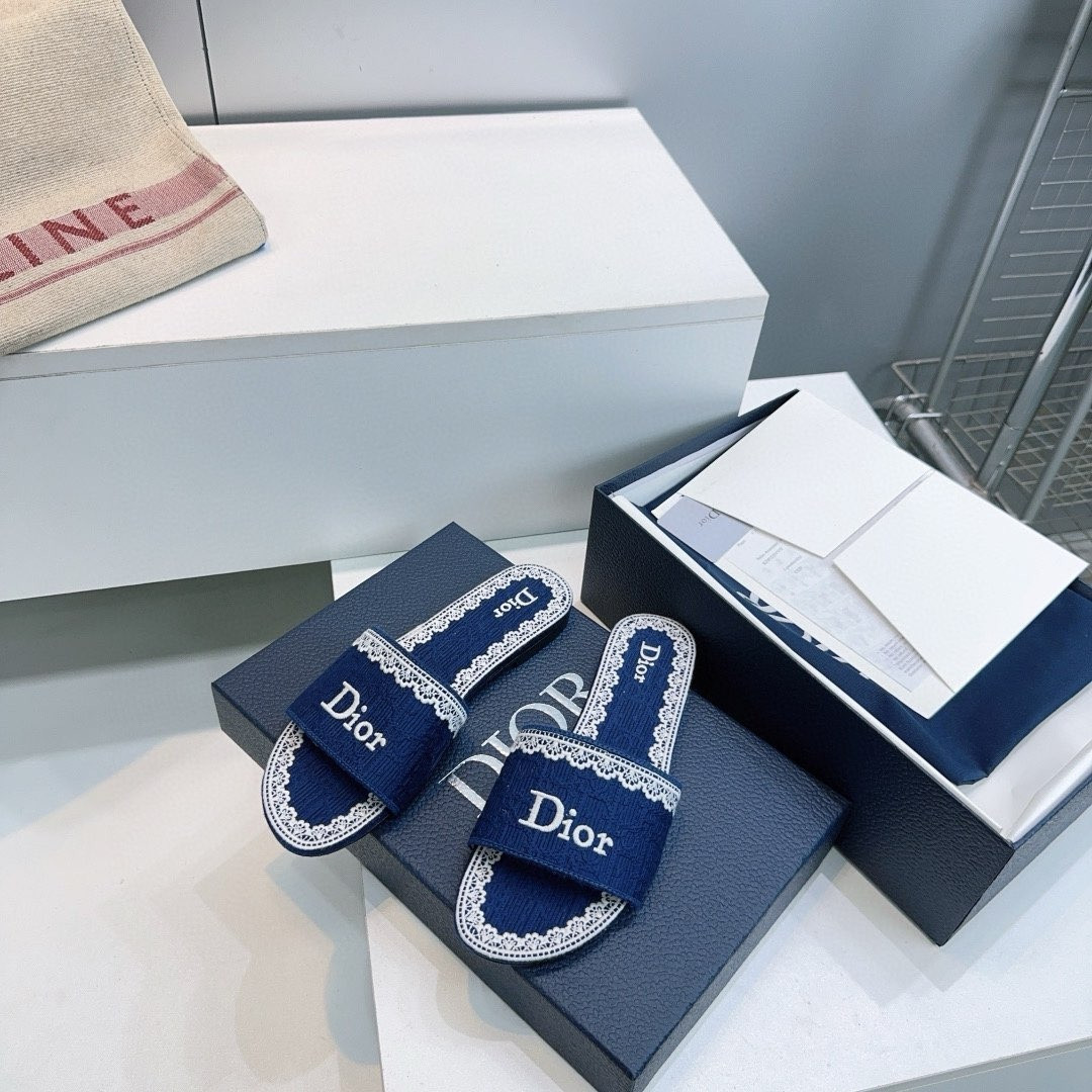 UA D10r Dentelle Slide