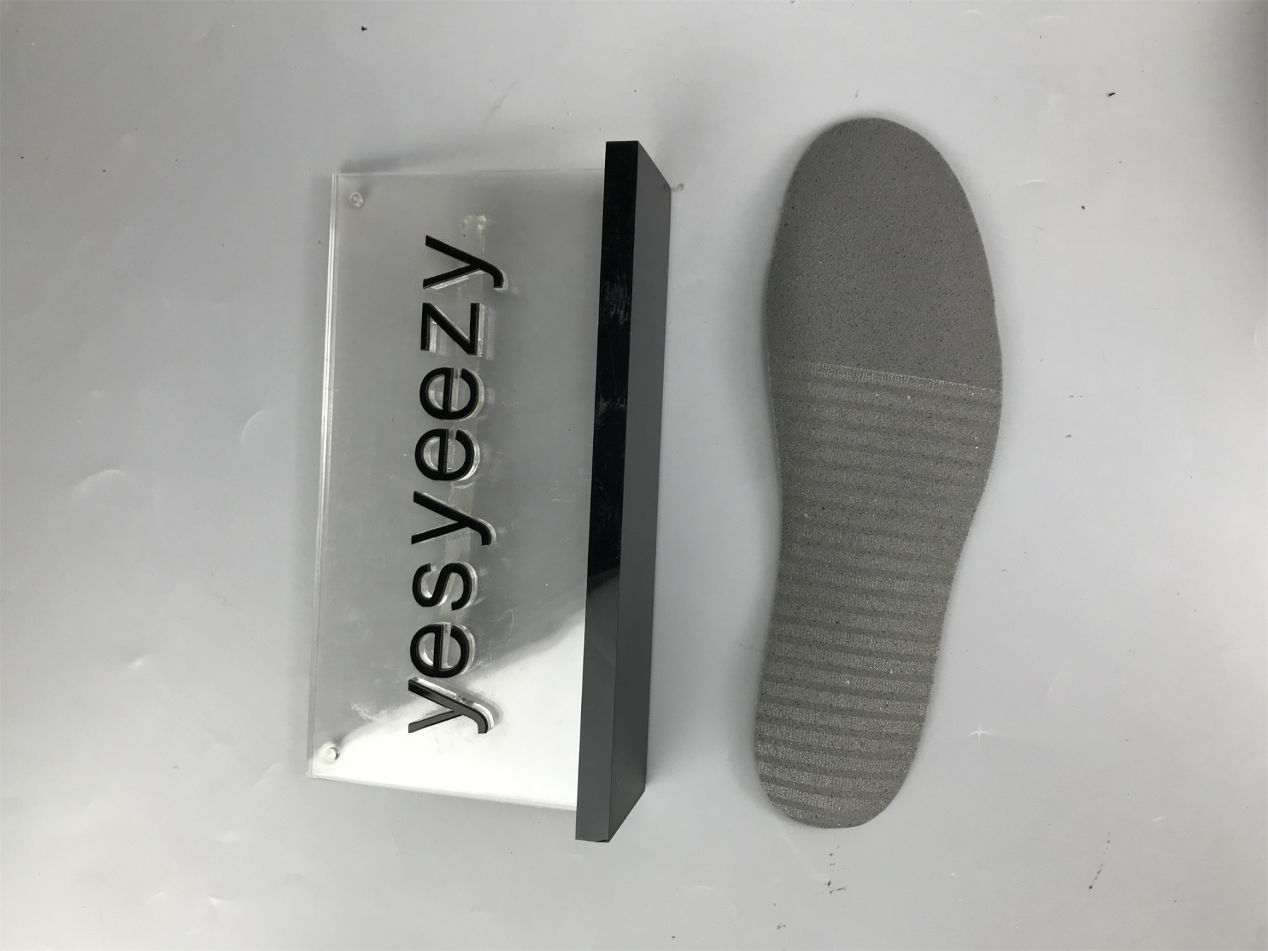 UA AIR JORDAN 3 RETRO 