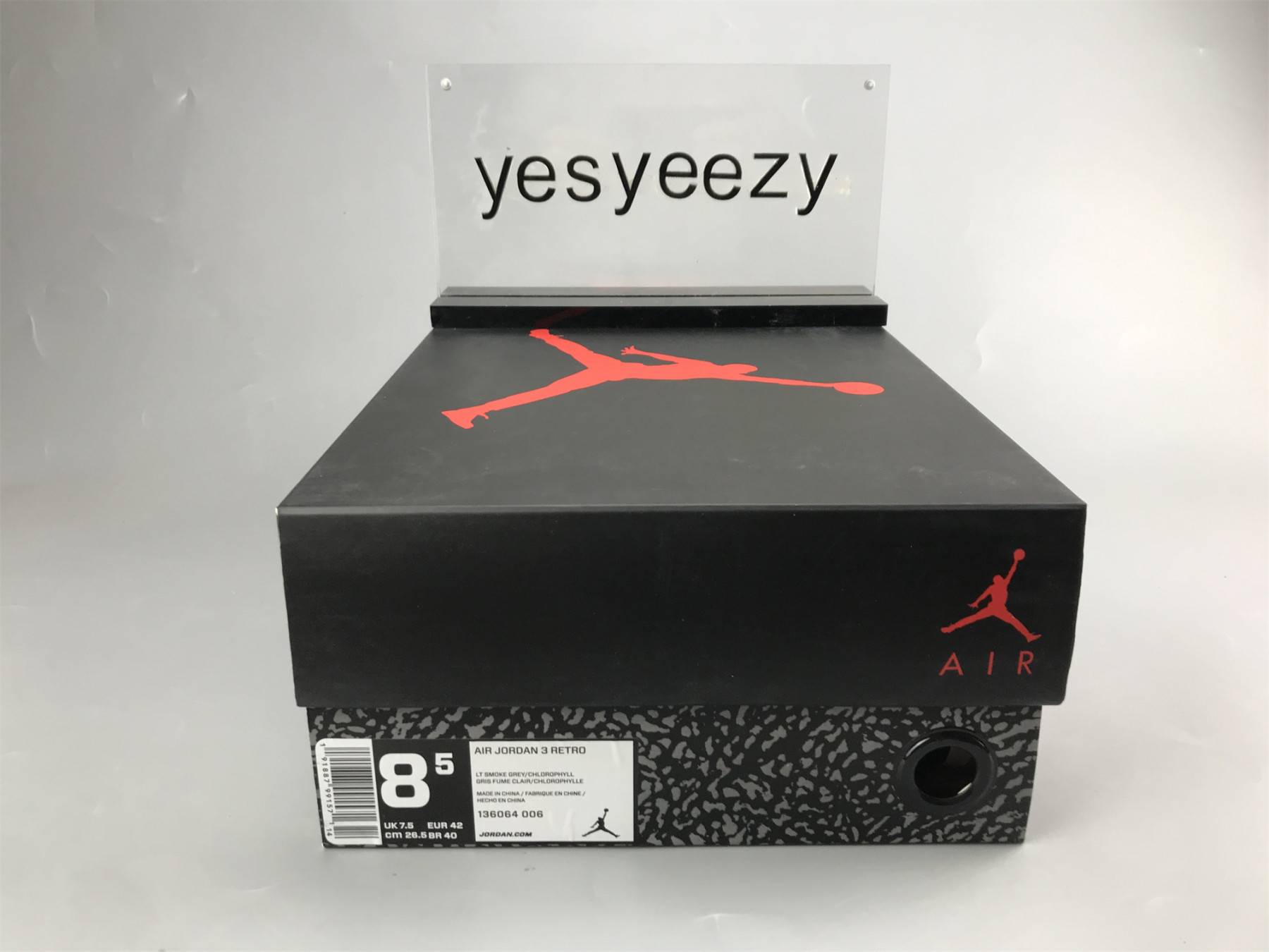 UA AIR JORDAN 3 RETRO 