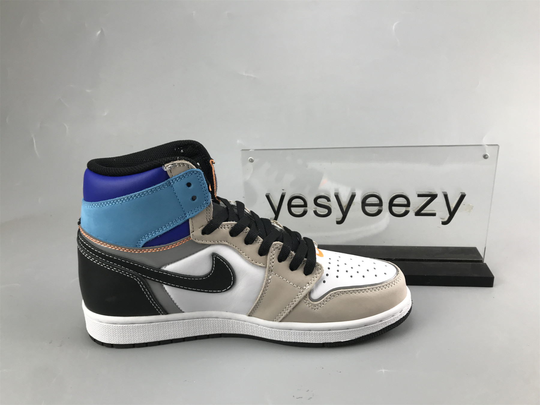 UA AIR JORDAN 1 RETRO HIGH OG 