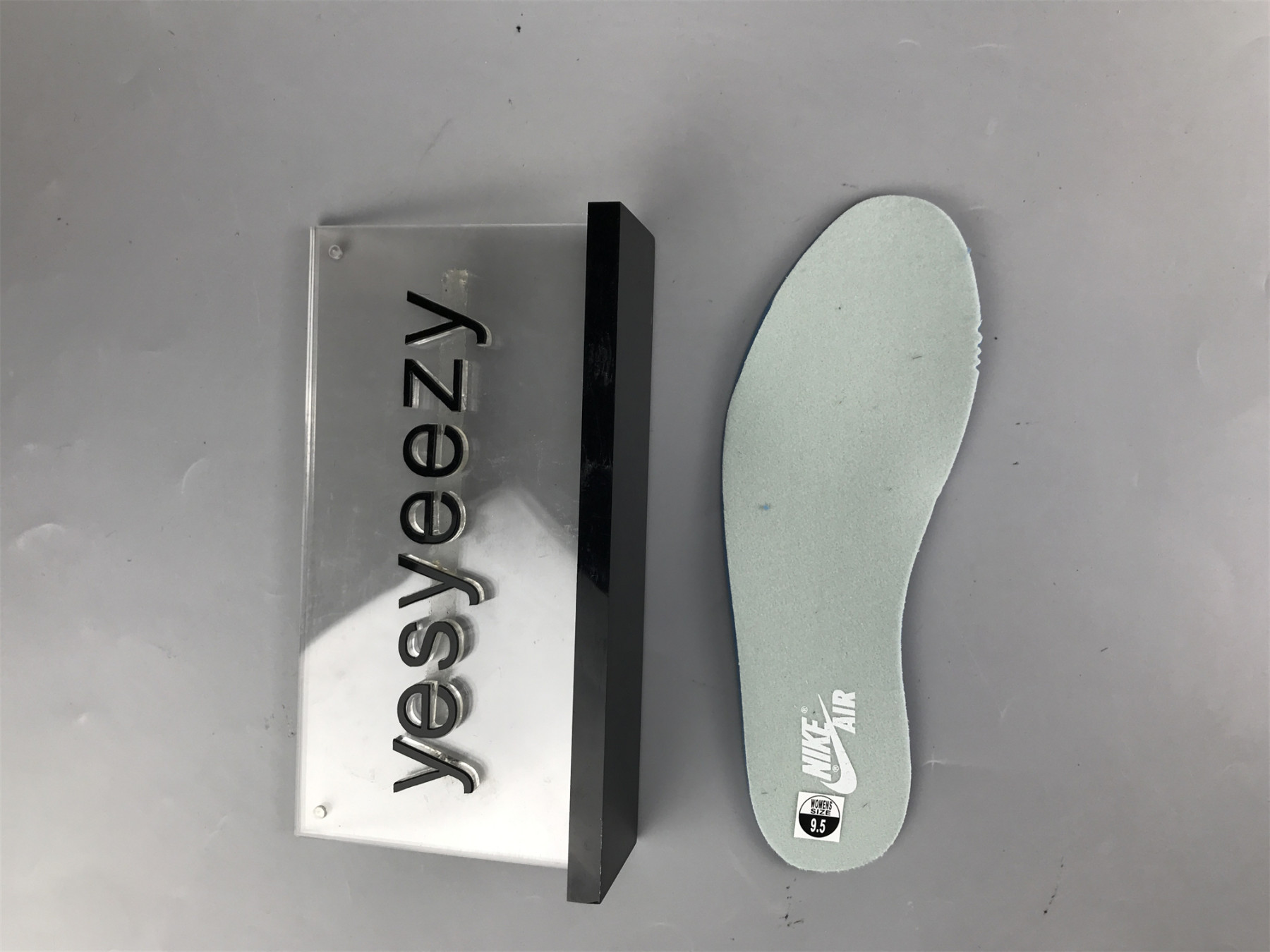 UA WMNS AIR JORDAN 1 RETRO HIGH OG