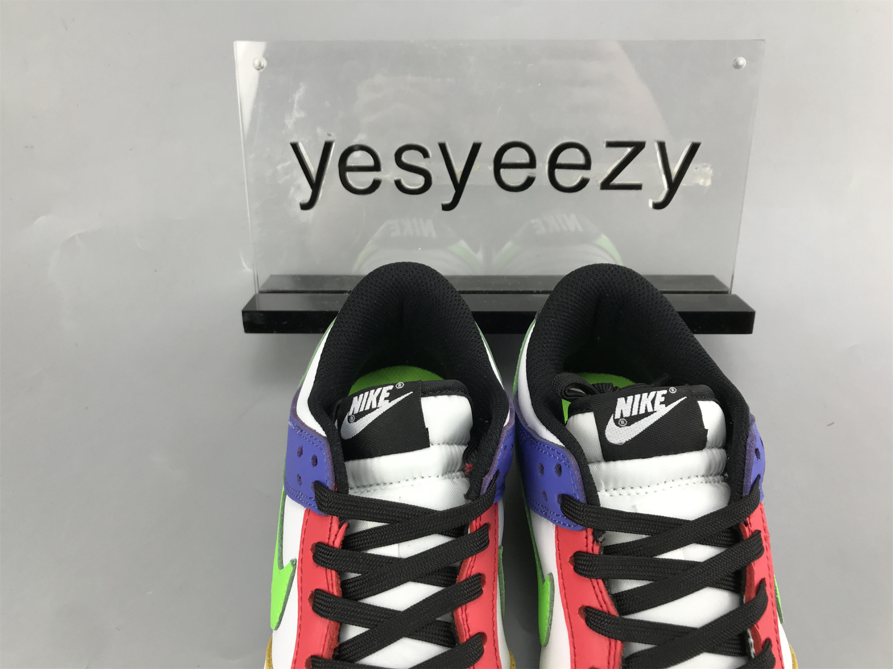 UA WMNS NIKE DUNK LOW 