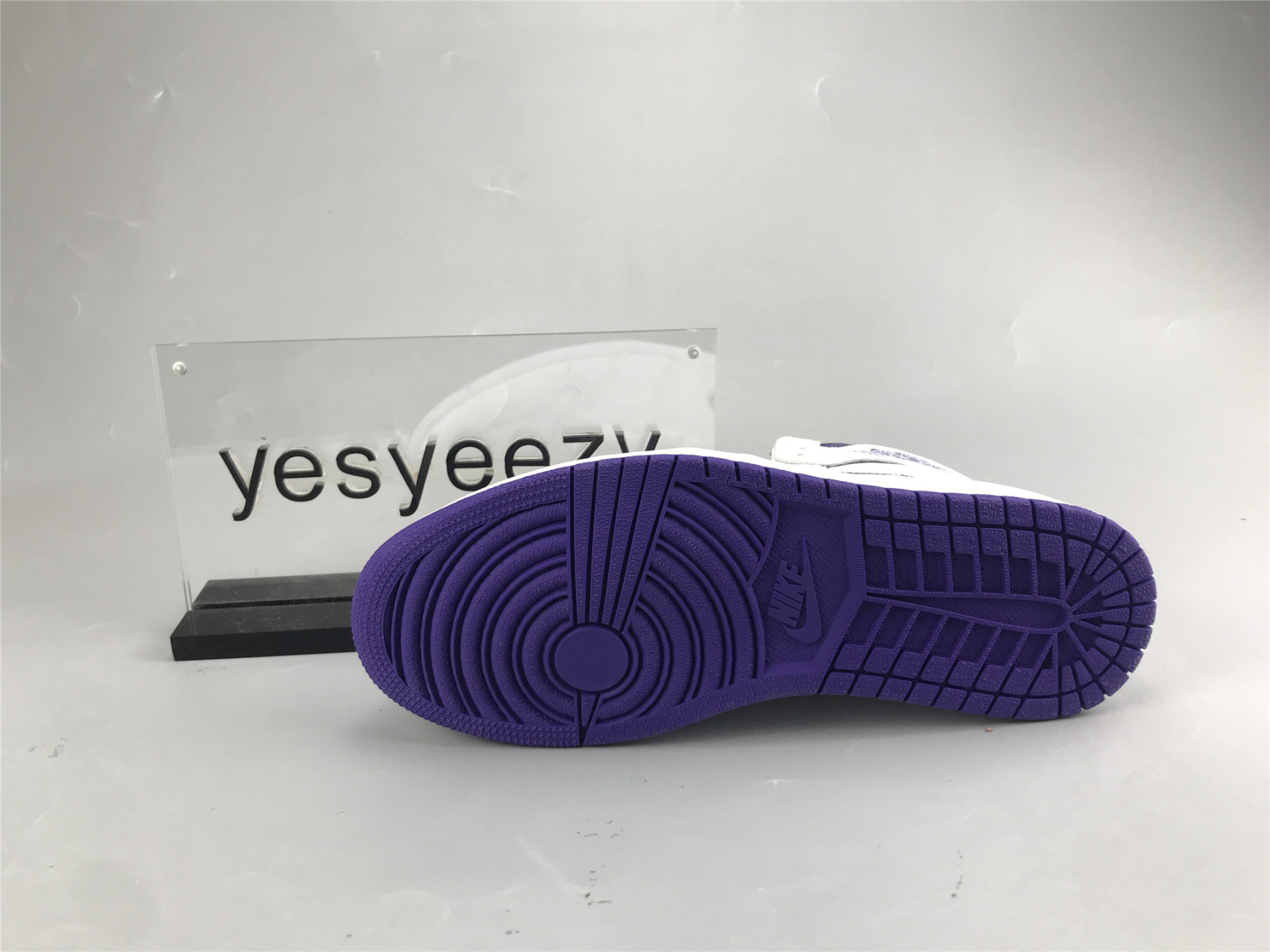 UA WMNS AIR JORDAN 1 HIGH OG 