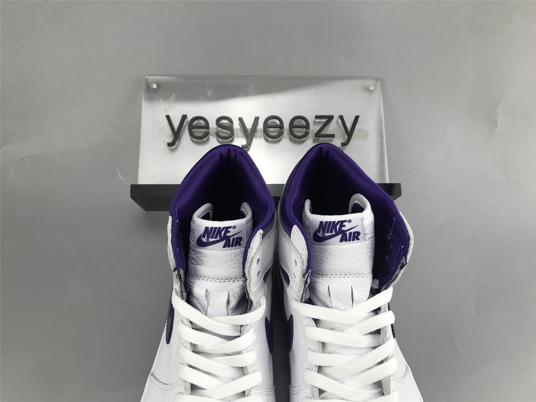 UA WMNS AIR JORDAN 1 HIGH OG 