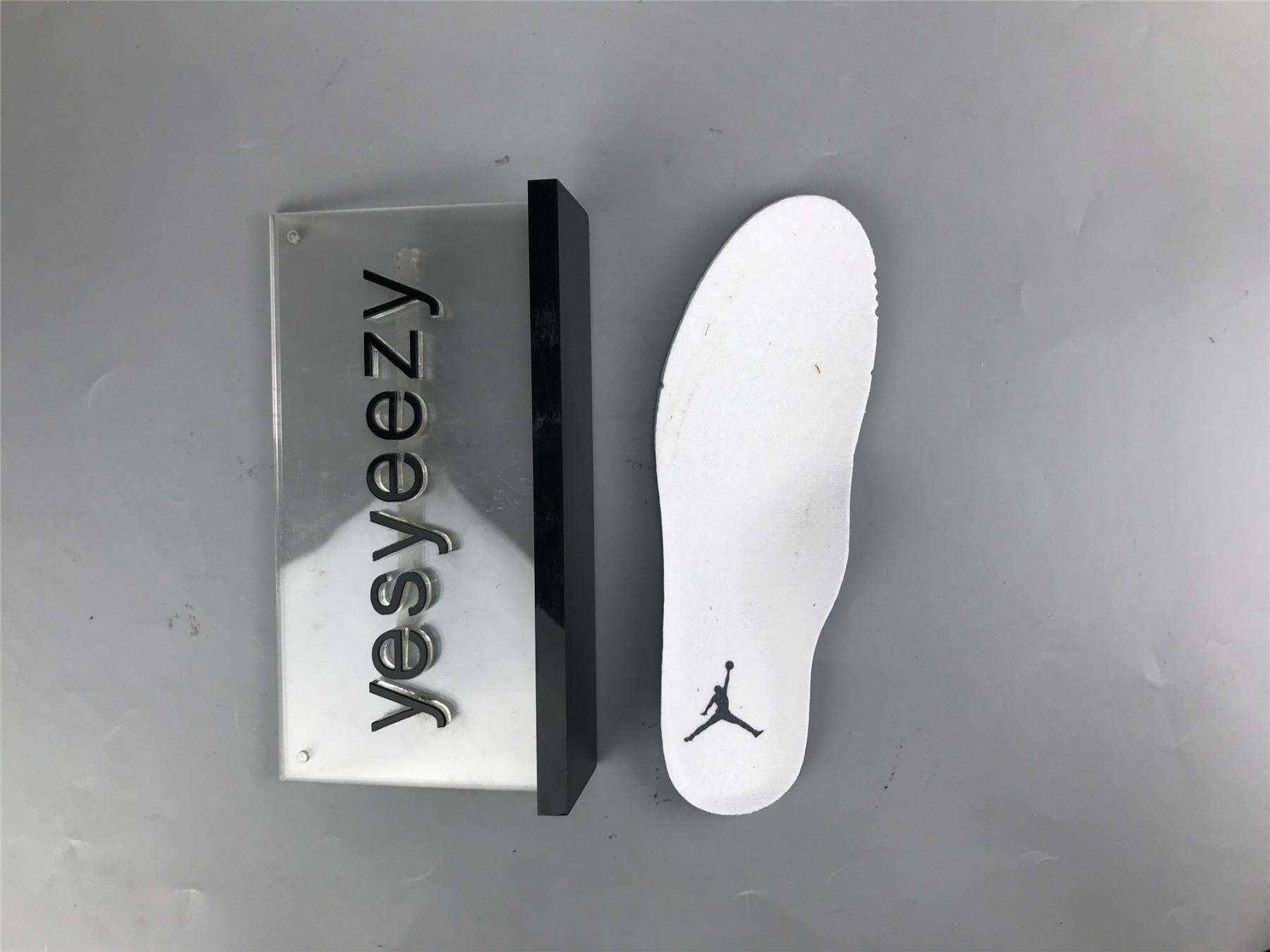 UA AIR JORDAN 4 RETRO LS 