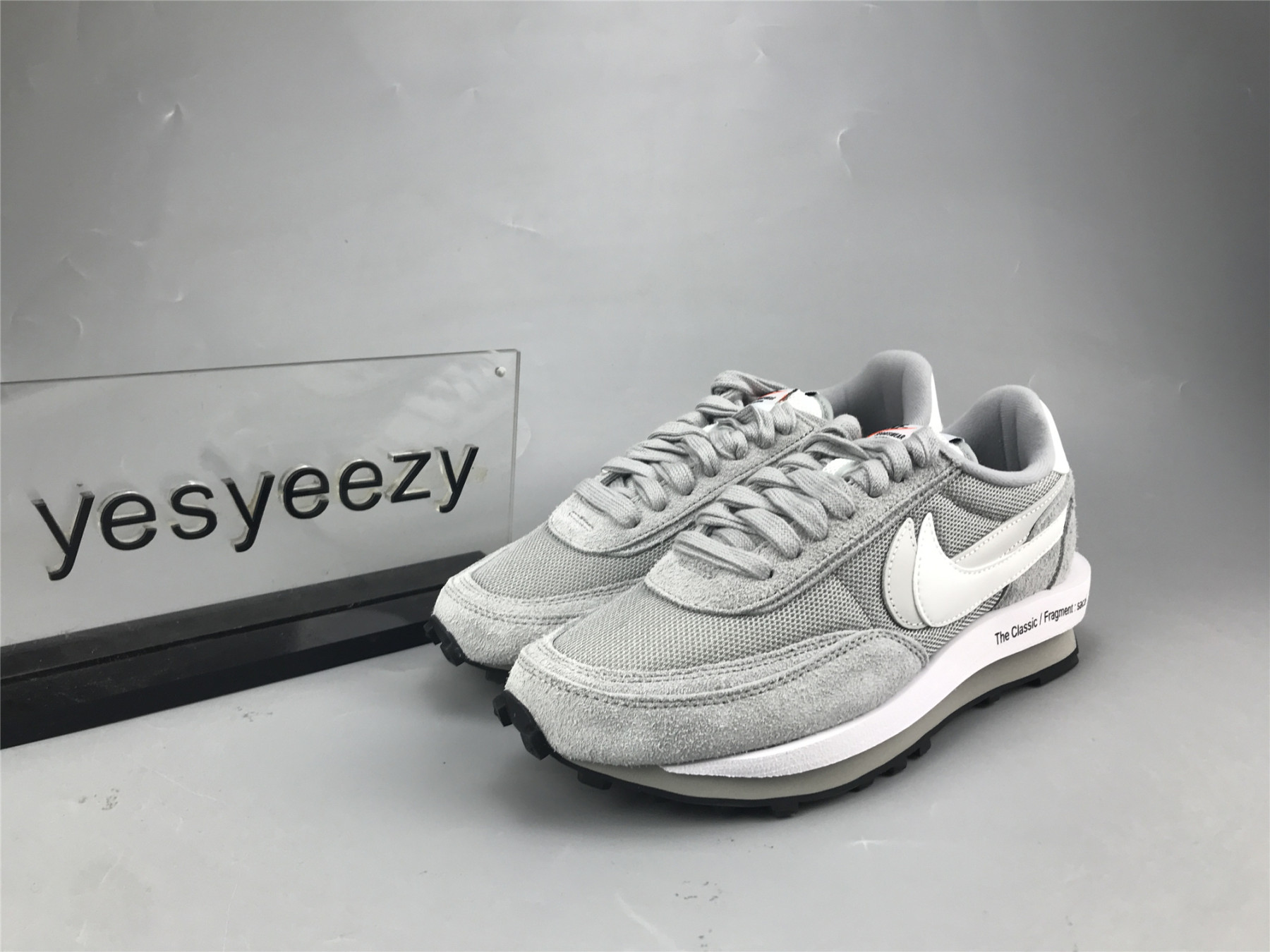 UA NIKE FRAGMENT DESIGN X SACAI X LDV WAFFLE 