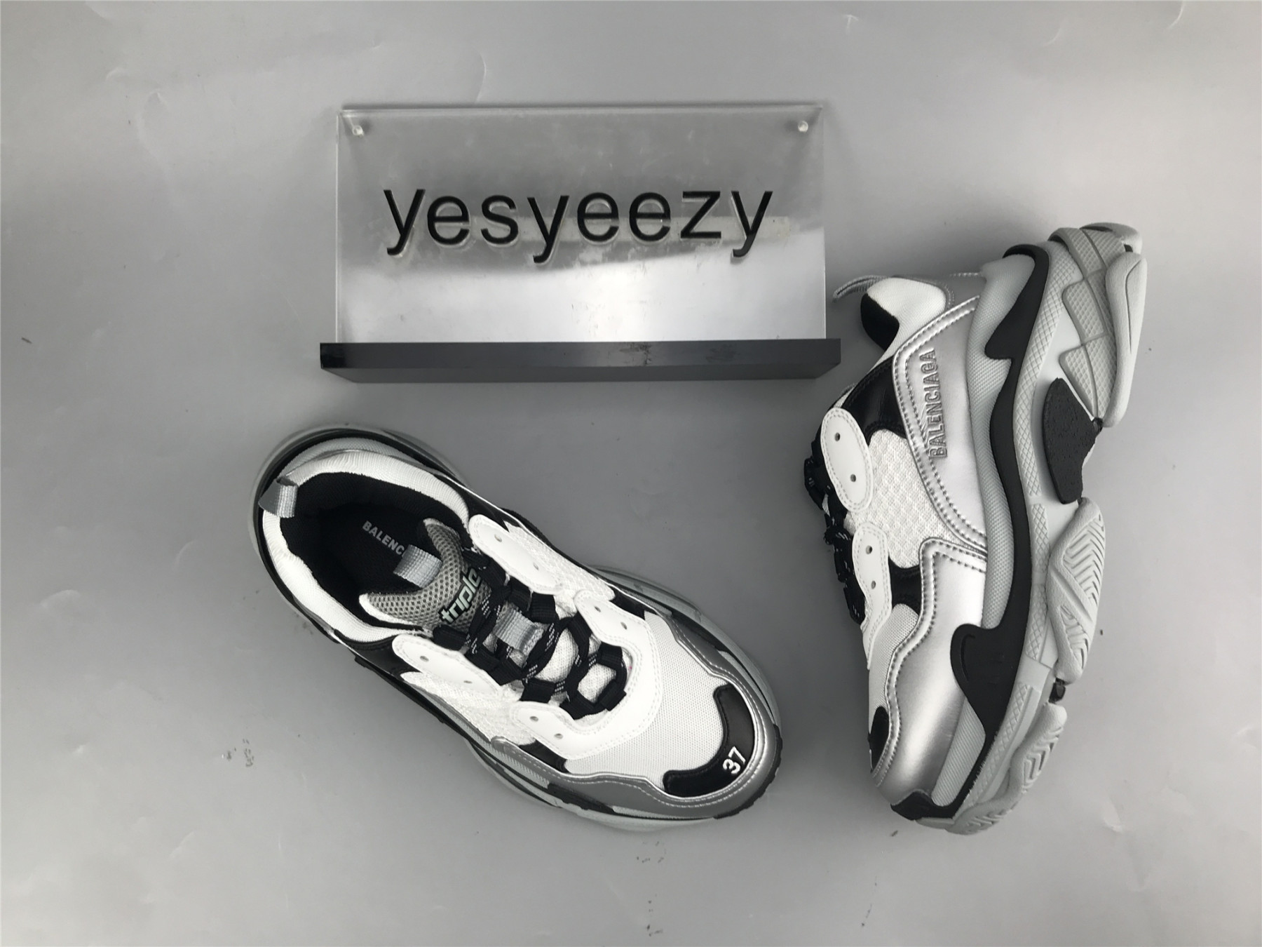 UA TRIPLE S SNEAKER GREY DARK GRAY BLACK