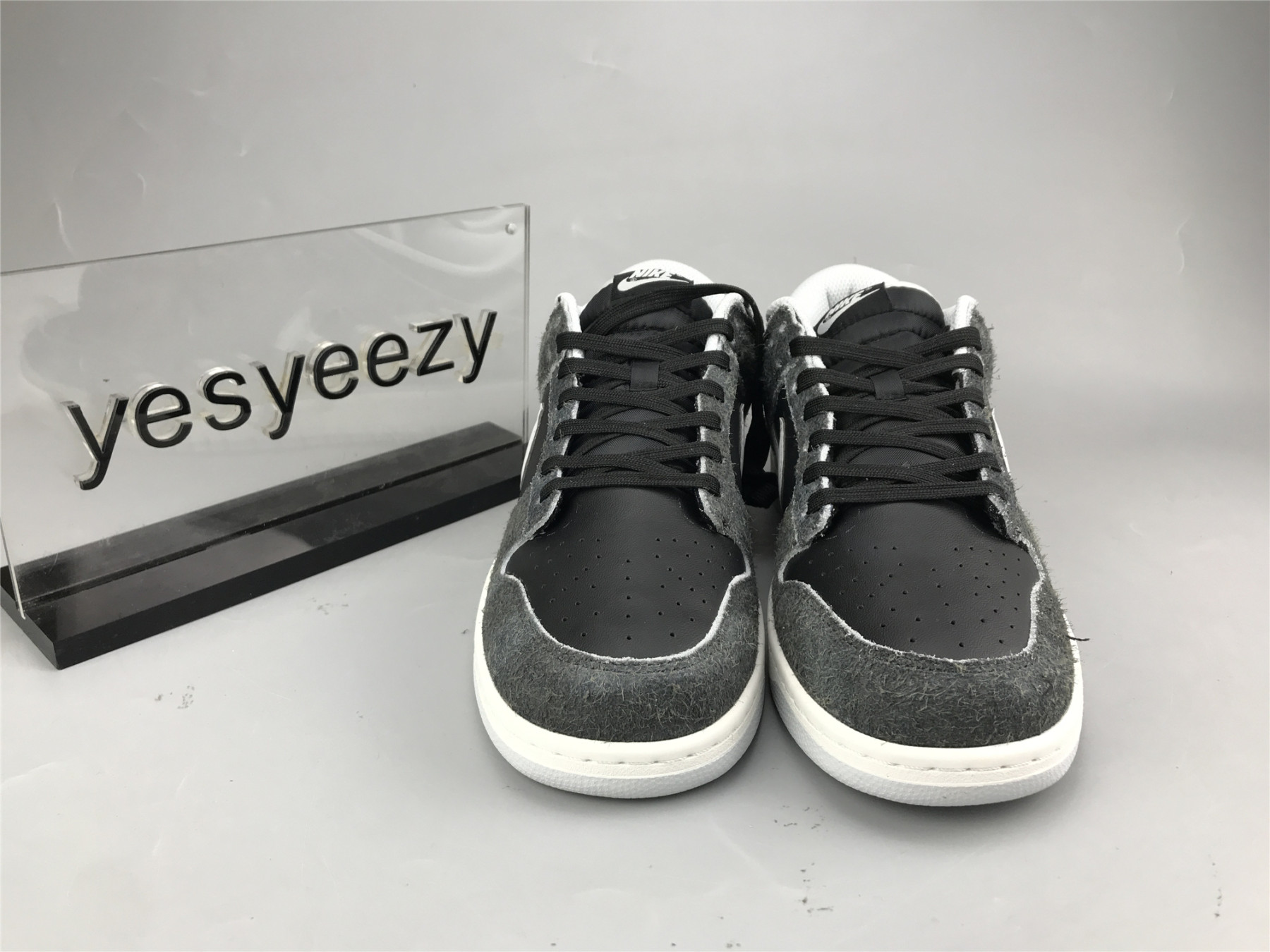 UA NIKE DUNK LOW PREMIUM 