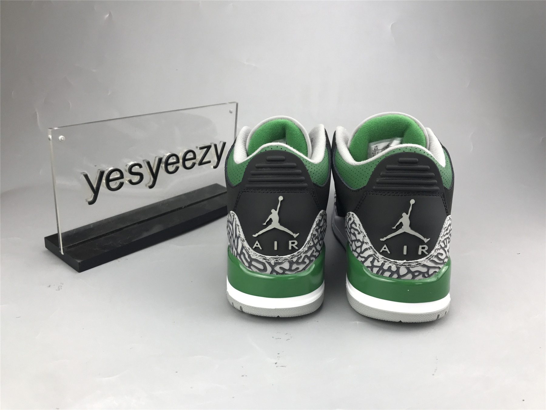 UA AIR JORDAN 3 â€œPINE GREENâ€