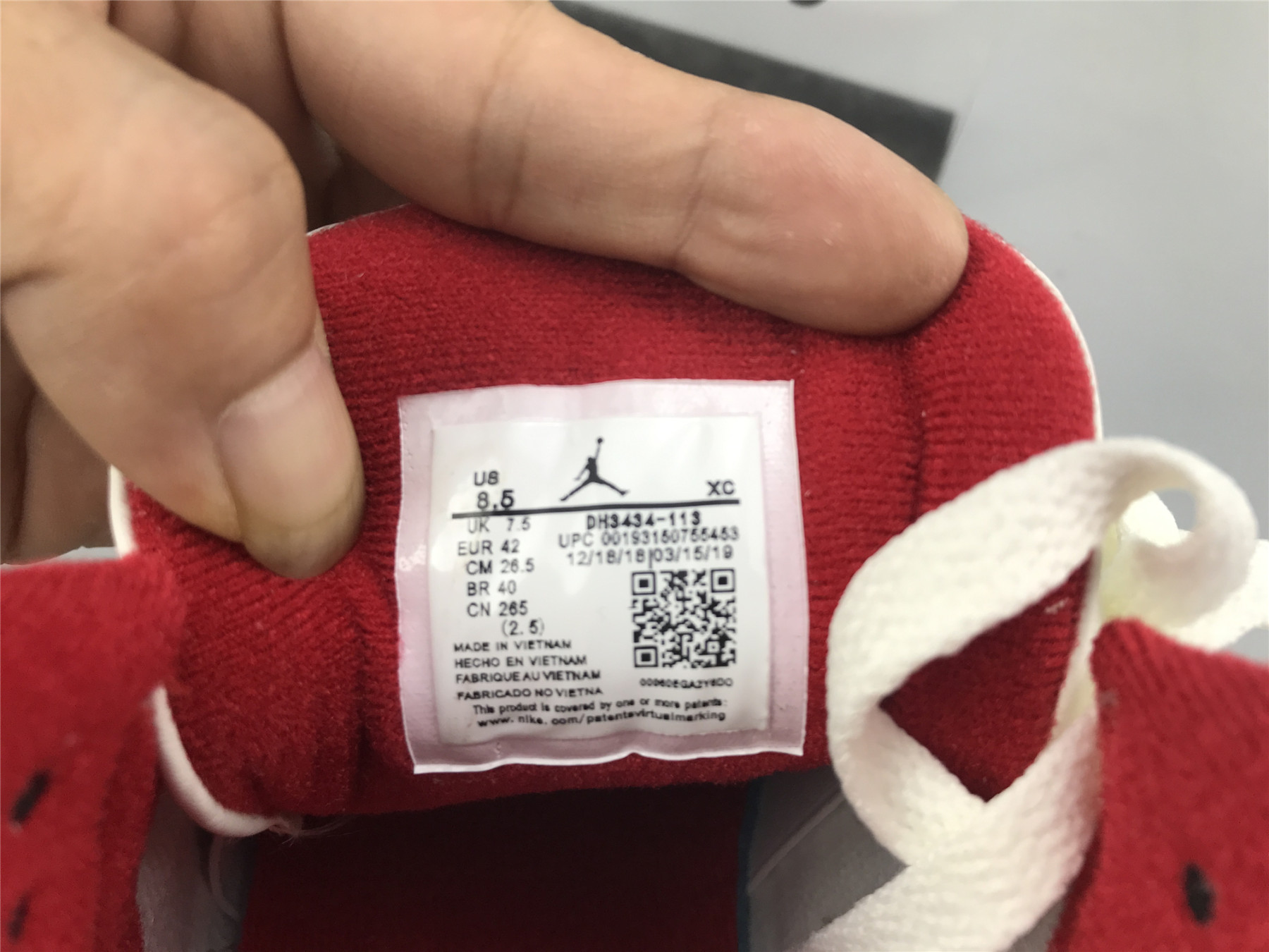 UA FRAGMENT DESIGN X AIR JORDAN 3Â