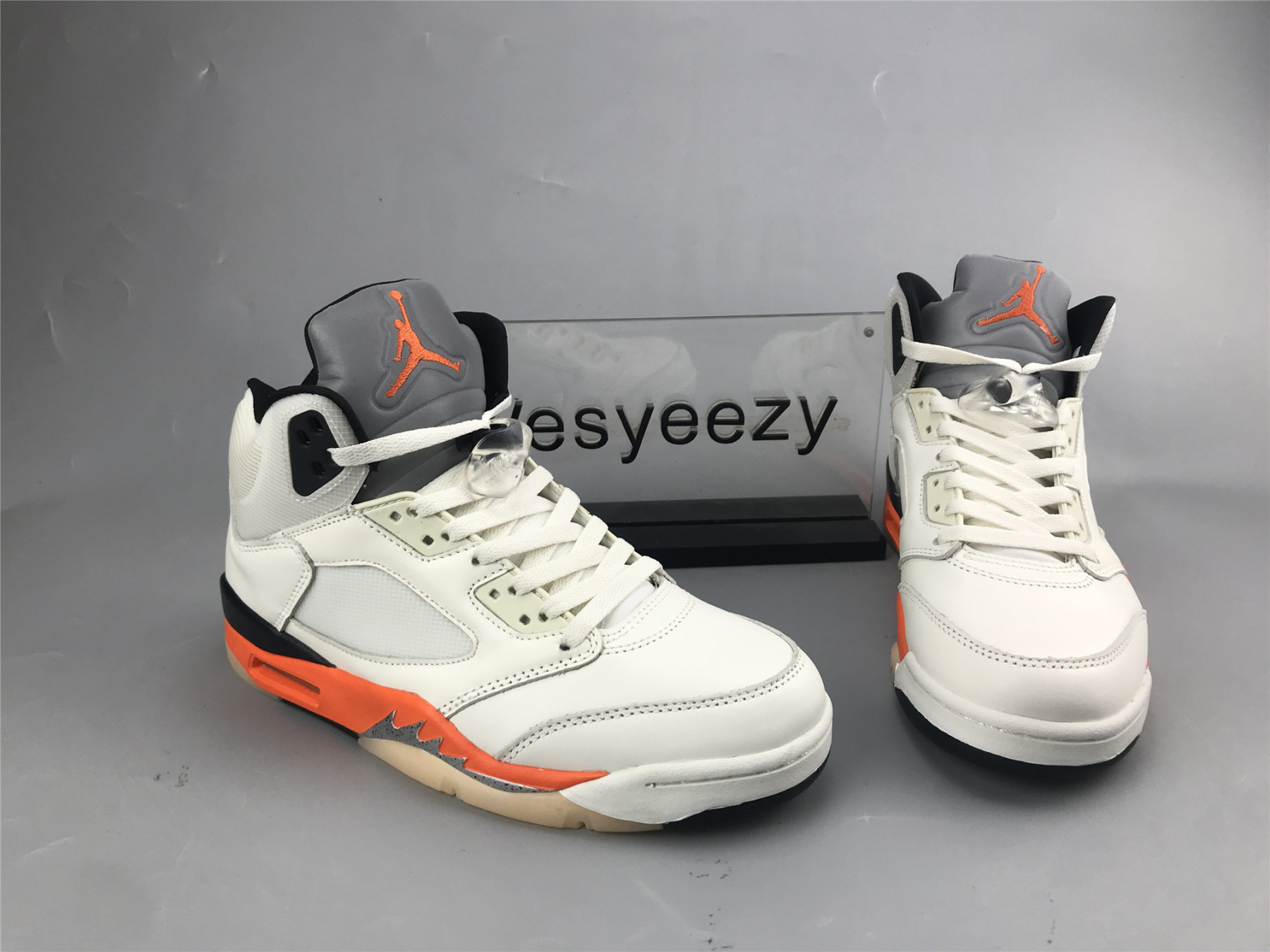 UA AIR JORDAN 5 RETRO 