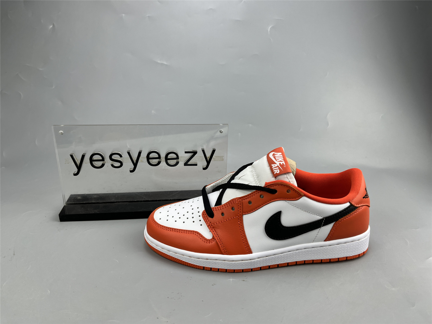 UA AIR JORDAN 1 LOW OG