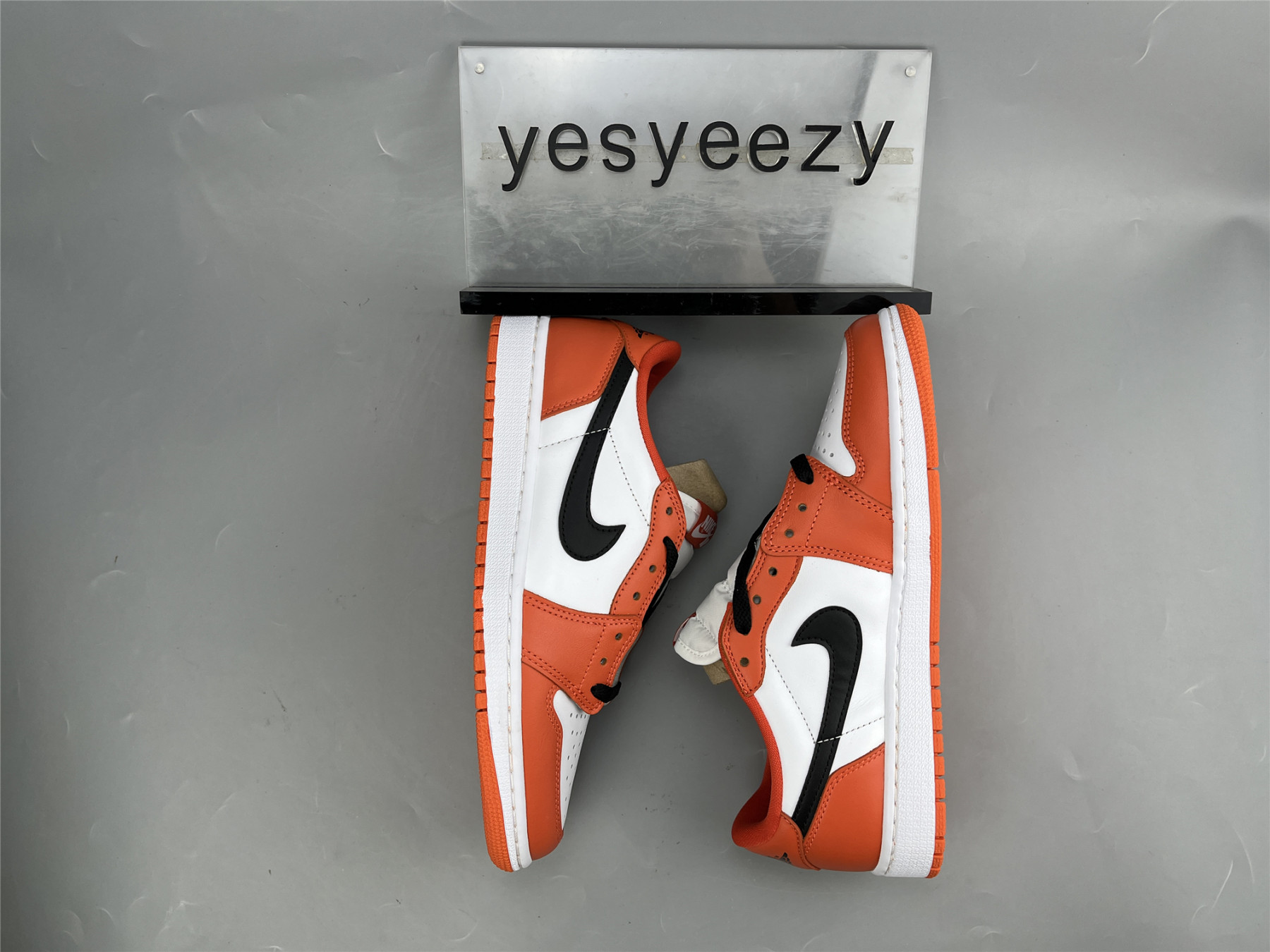 UA AIR JORDAN 1 LOW OG