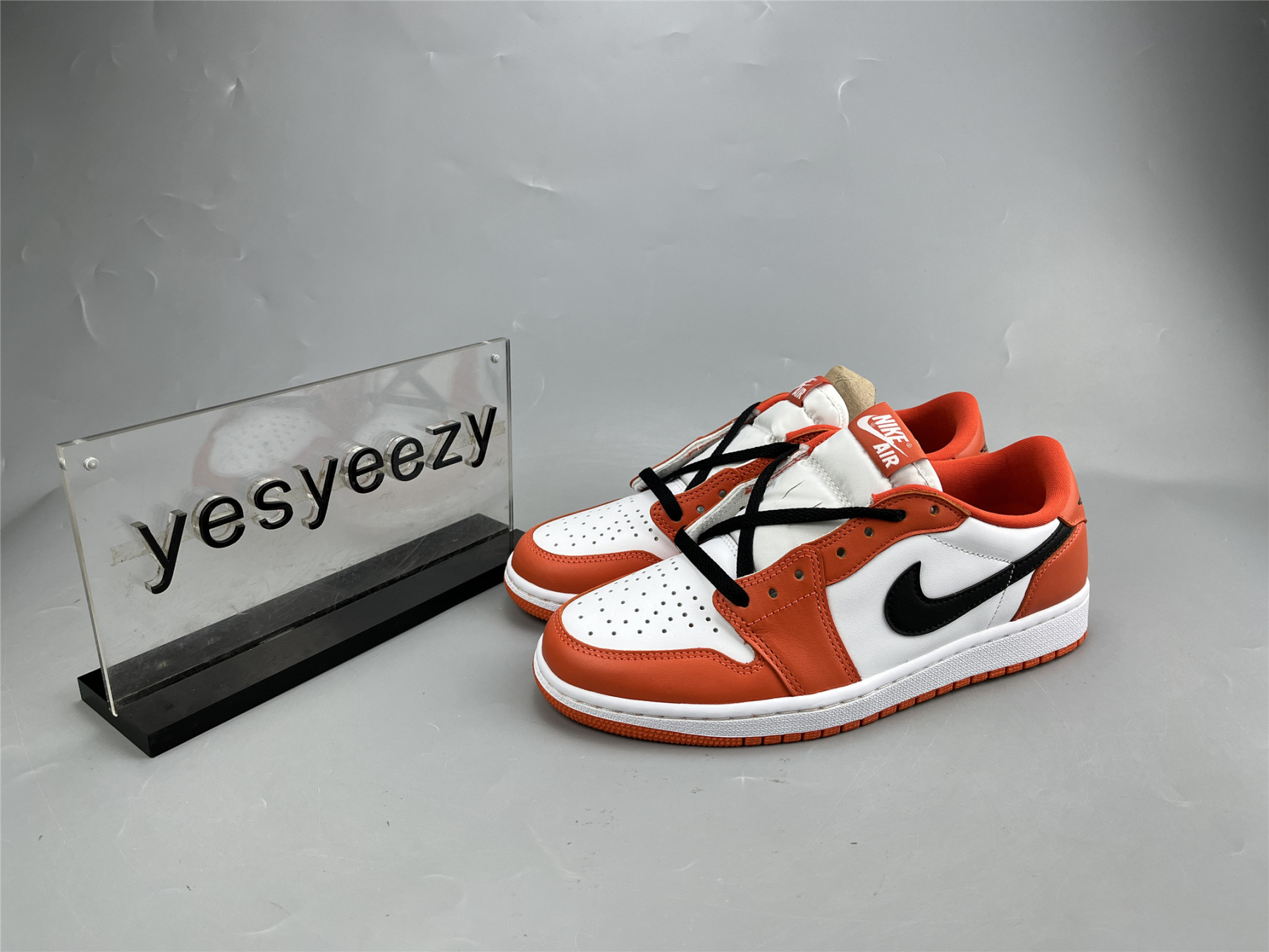 UA AIR JORDAN 1 LOW OG