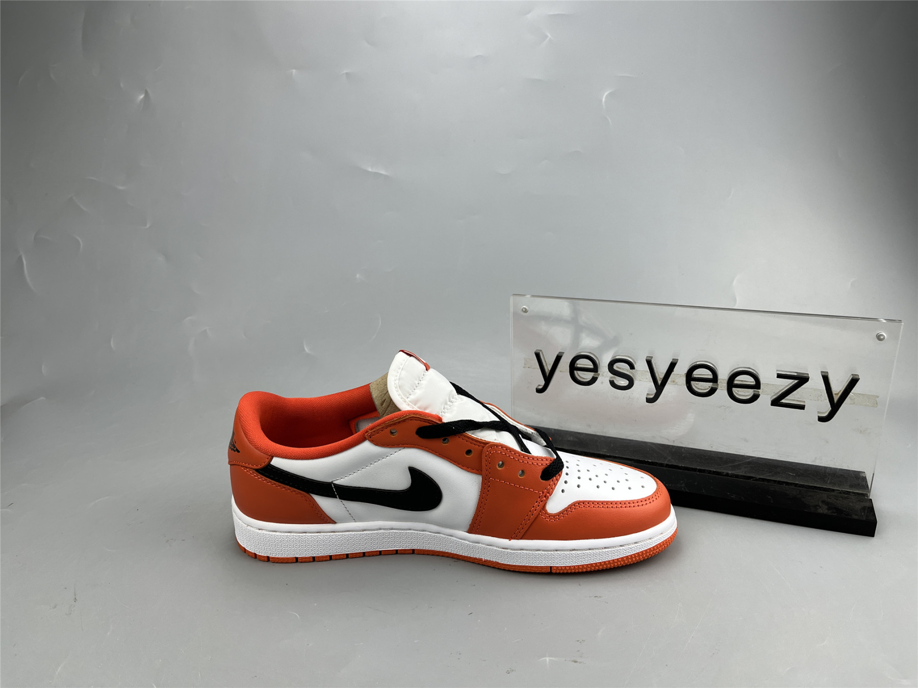 UA AIR JORDAN 1 LOW OG