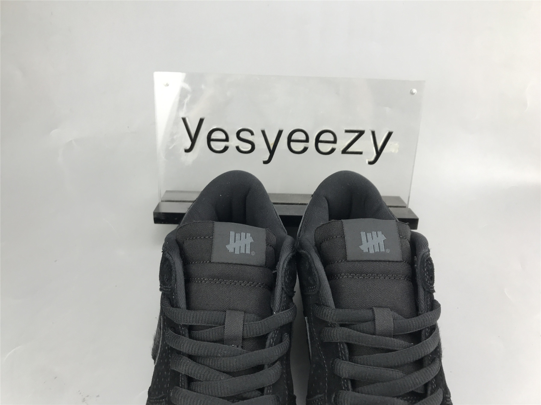 UA NIKE UNDEFEATED X DUNK LOW 