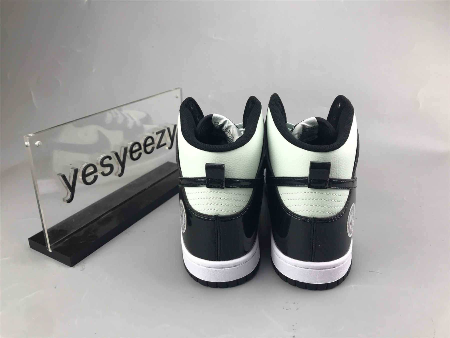 UA NIKE DUNK HIGH SE 