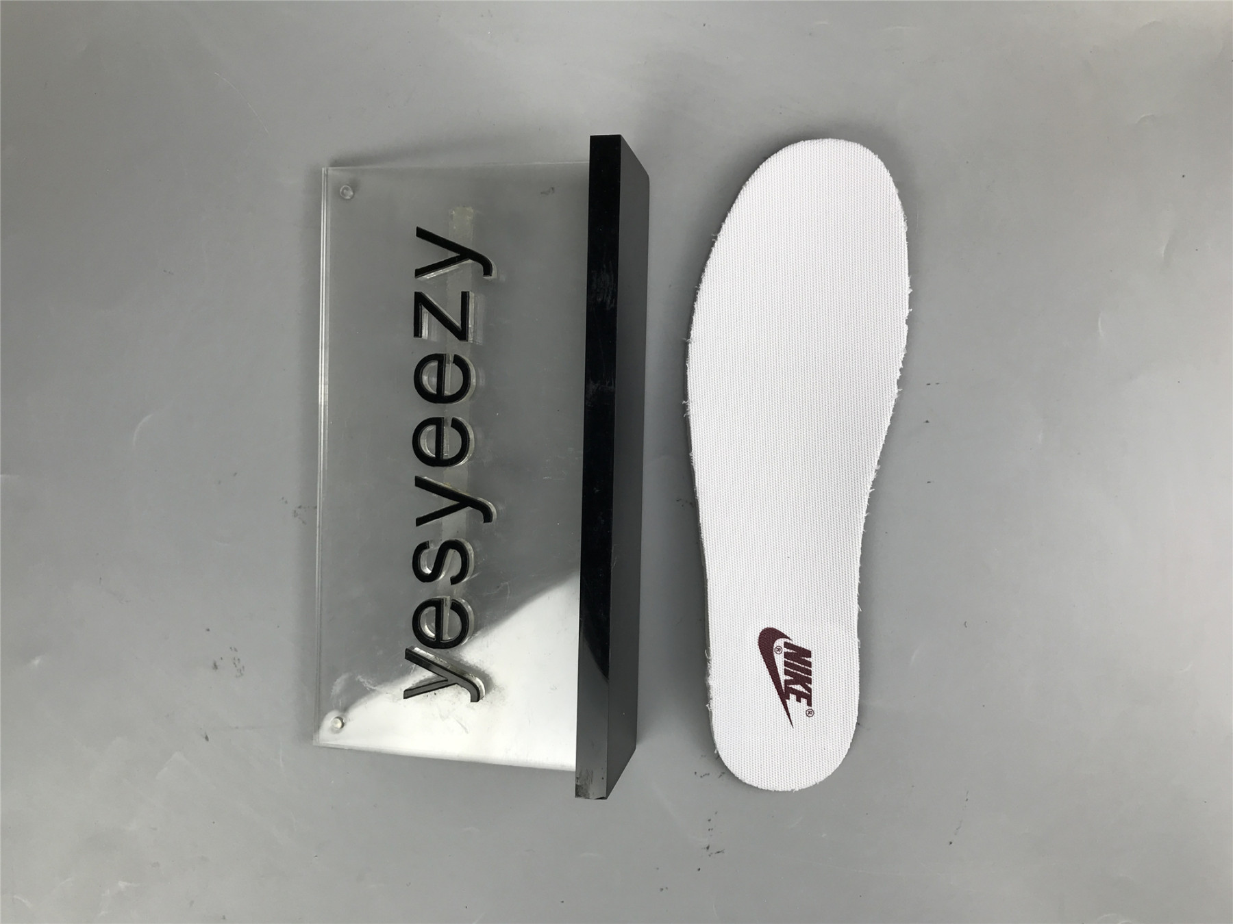 UA NIKE WMNS DUNK LOW 