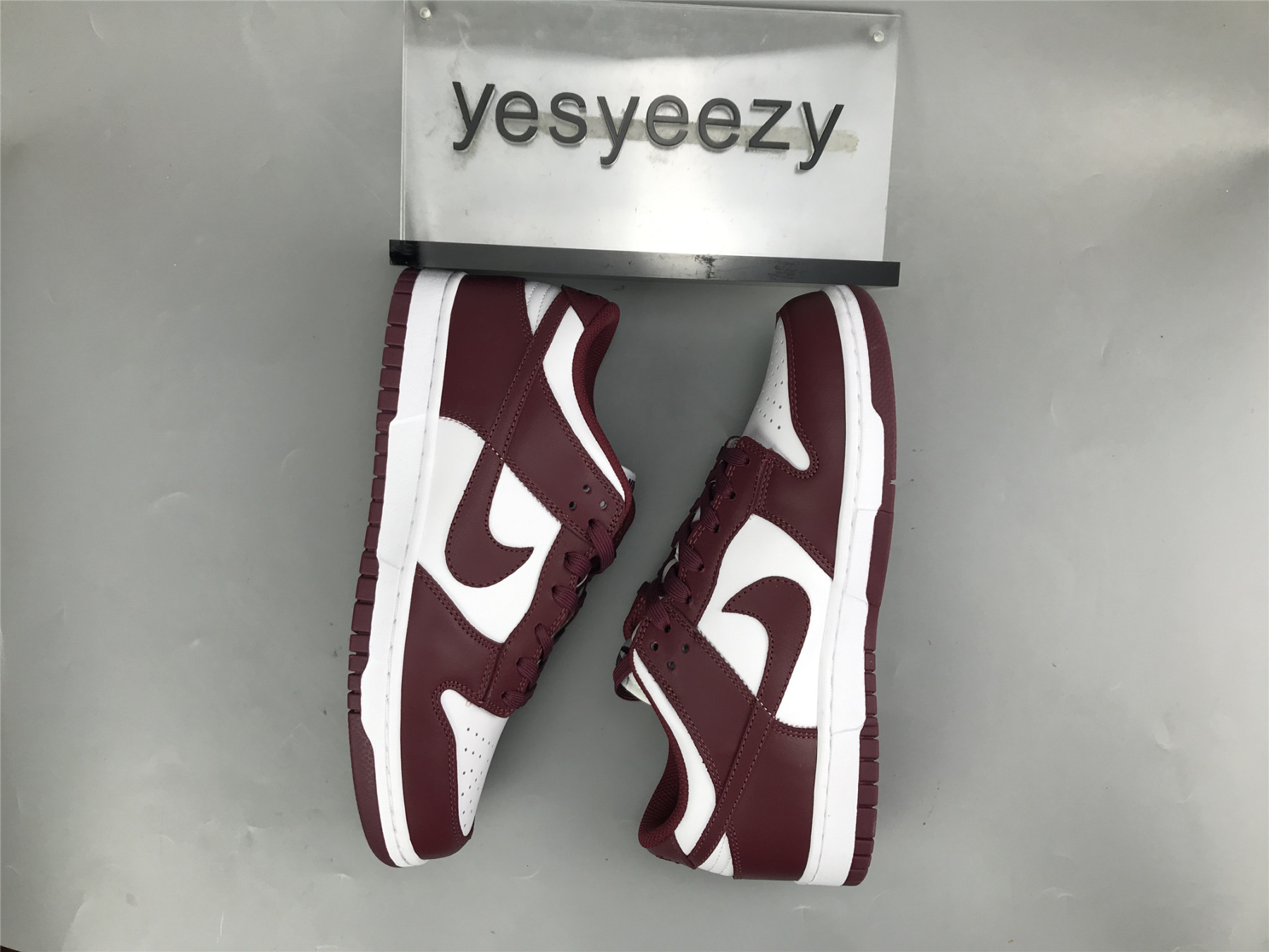 UA NIKE WMNS DUNK LOW 