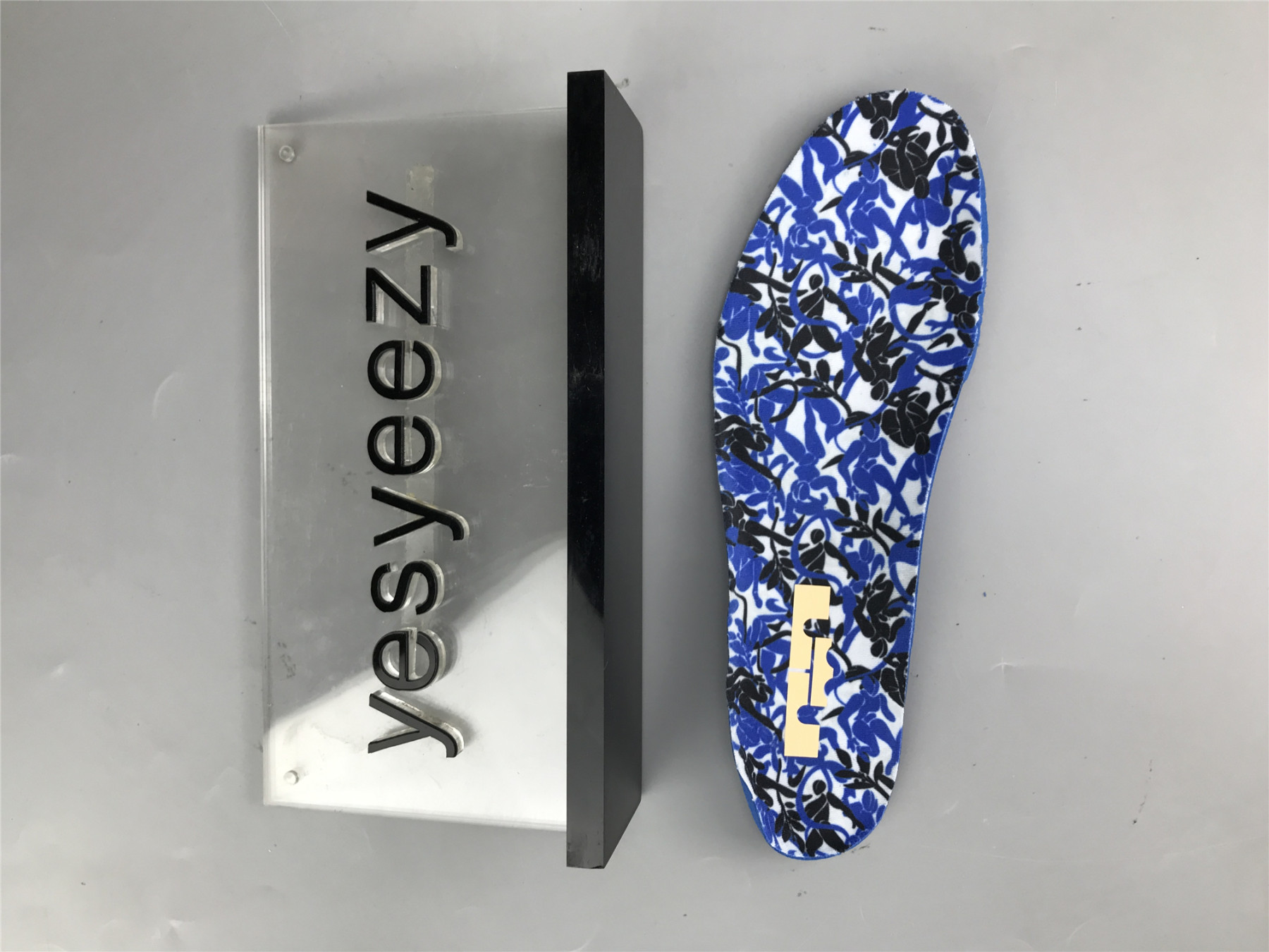 UA NIKE LEBRON 18 EP 