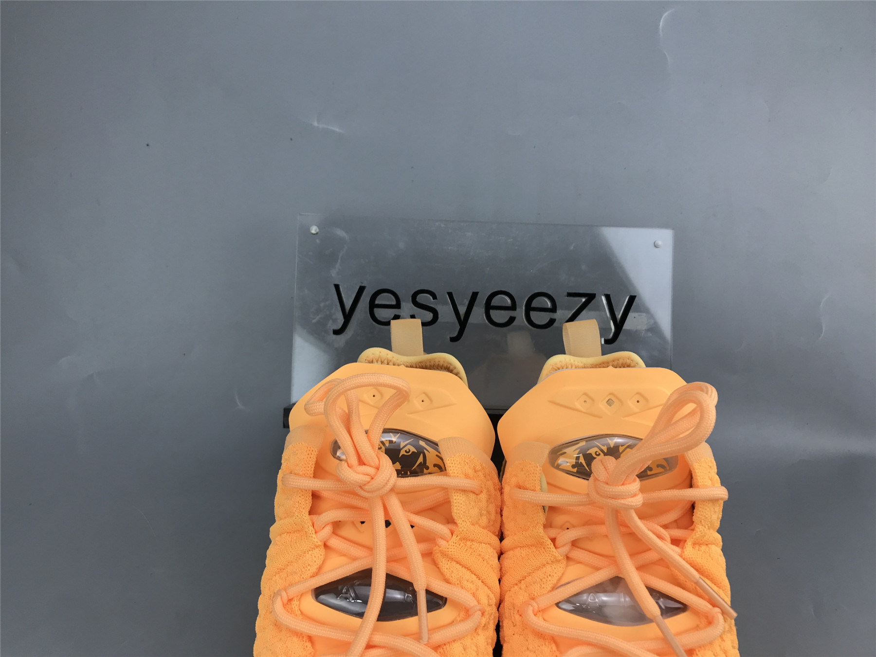 UA NIKE LEBRON 18 EP 