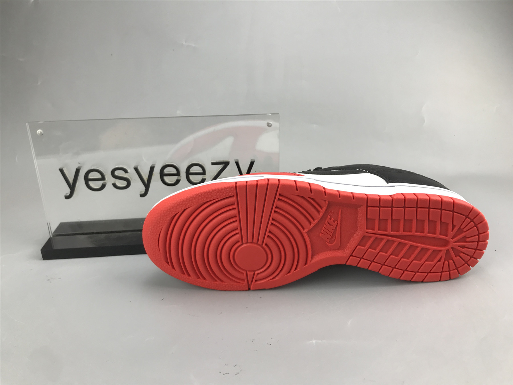 UA NIKE DUNK LOW EMB NBA 75TH ANNIVERSARY - CHICAGO