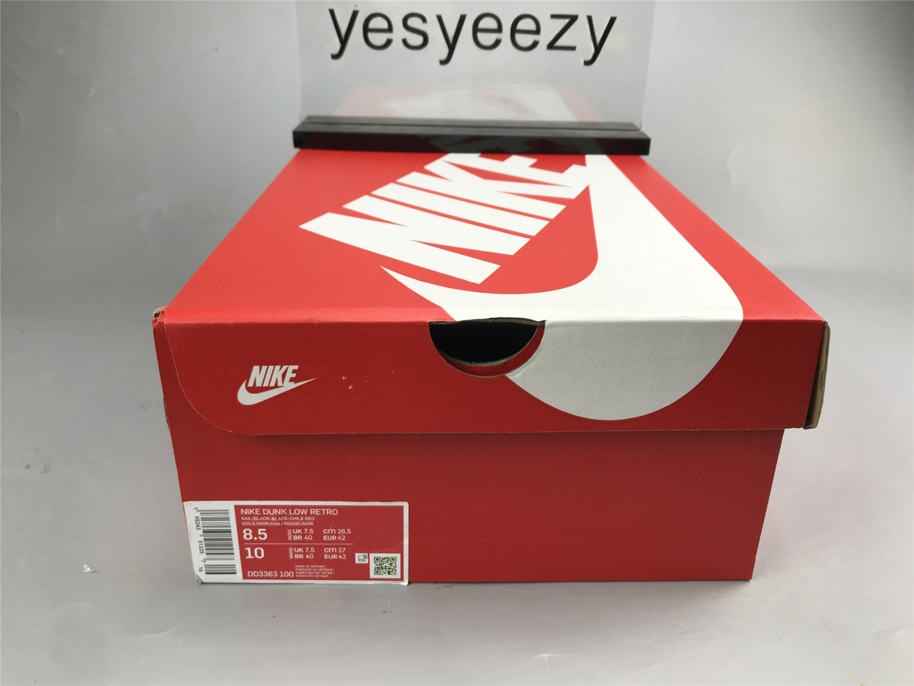 UA NIKE DUNK LOW EMB NBA 75TH ANNIVERSARY - CHICAGO