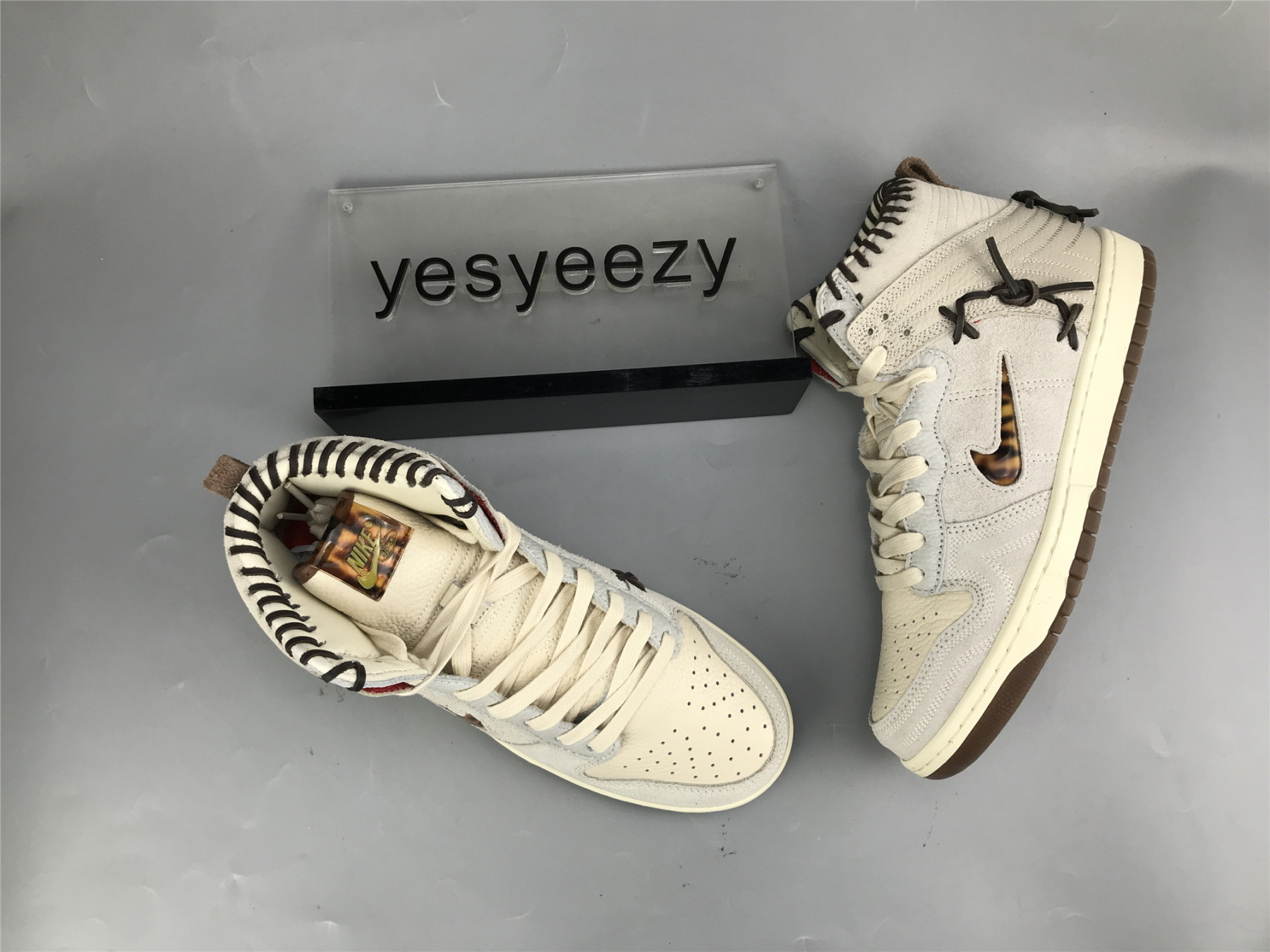 UA NIKE BODEGA X DUNK HIGH 