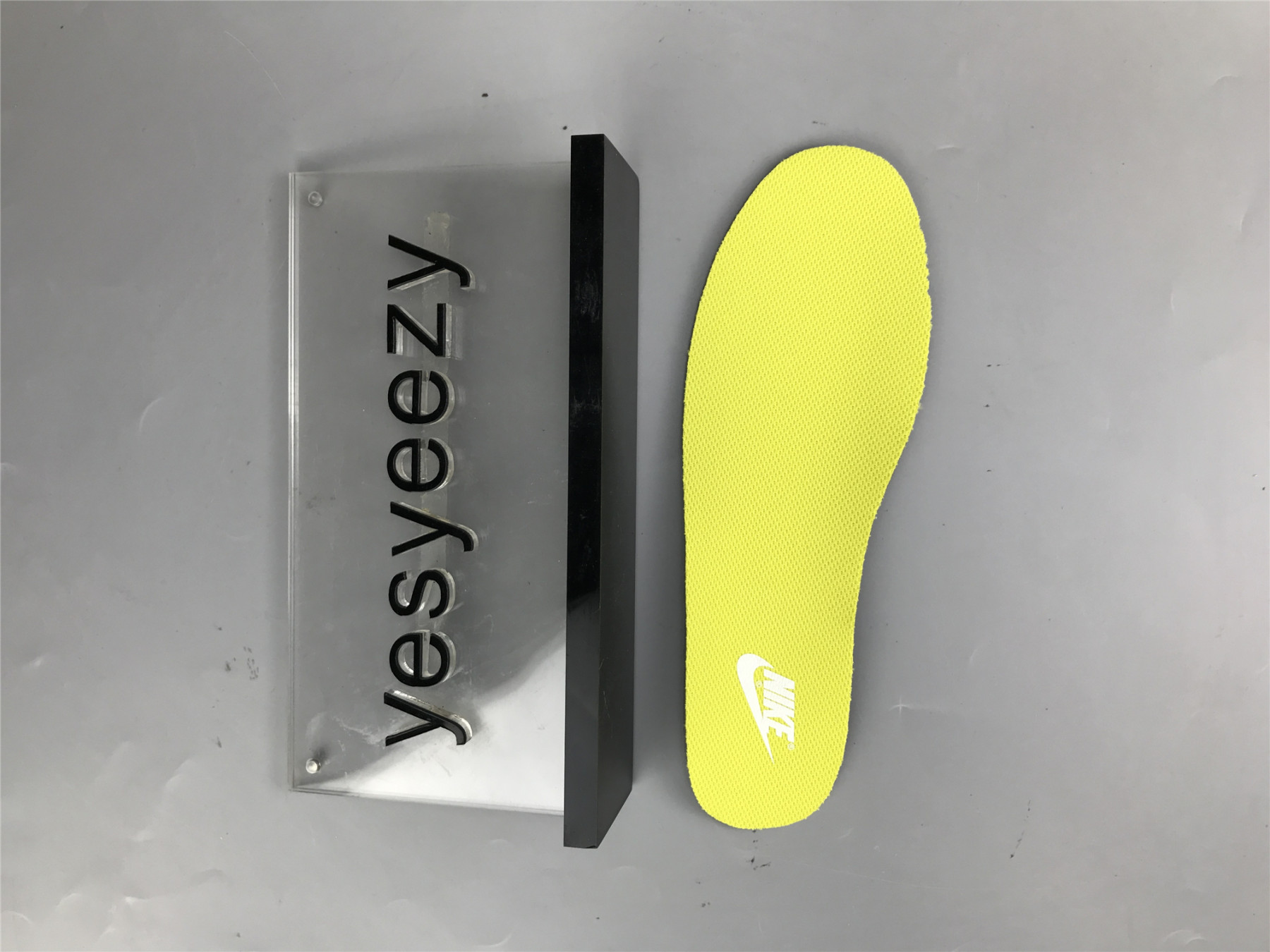 UA NIKE WMNS DUNK LOW OG 