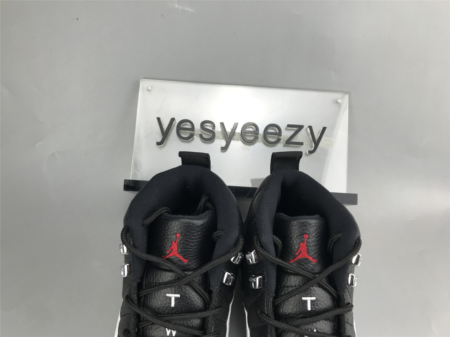 UA AIR JORDAN 12 RETRO 